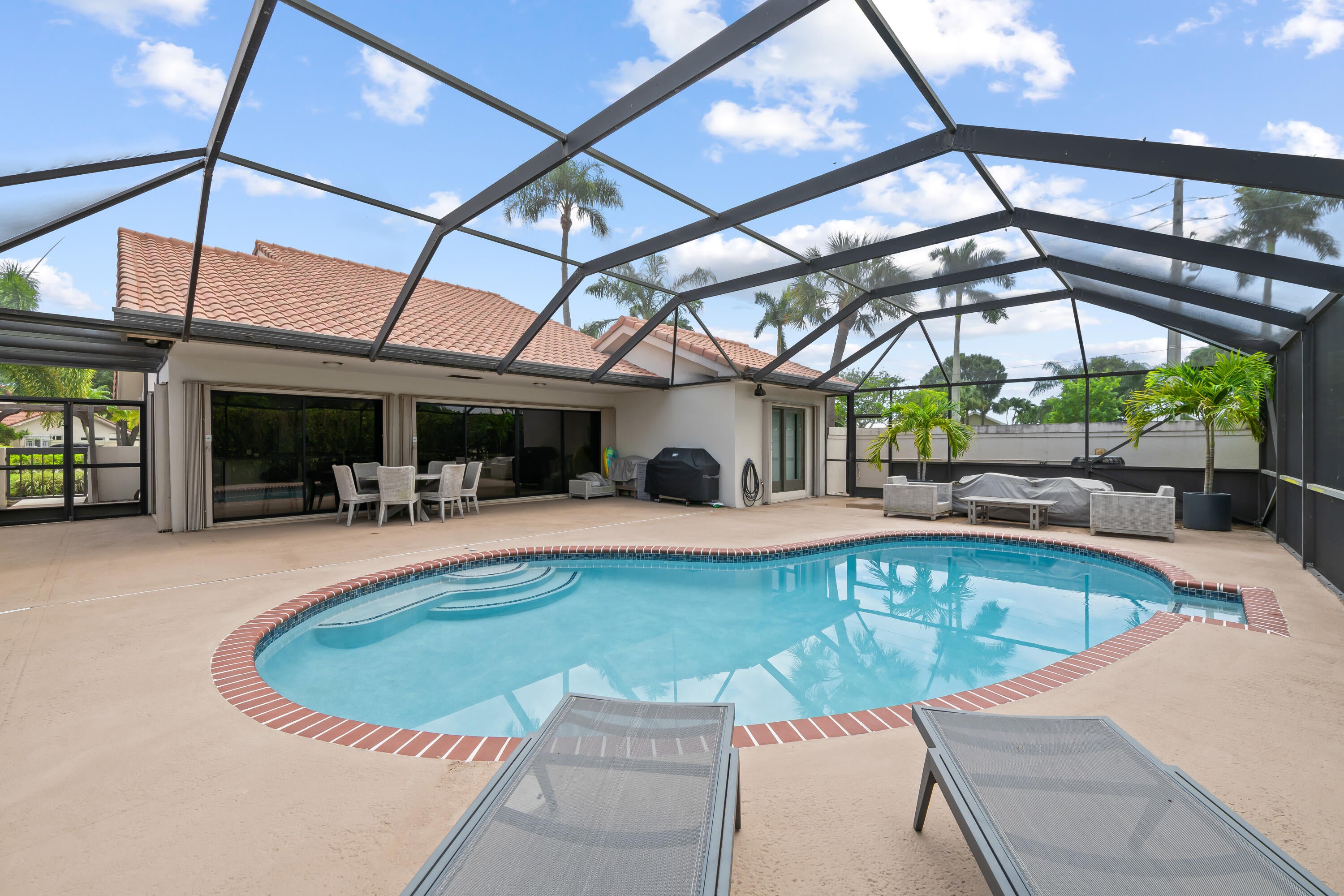 2505 Iroquois Circle