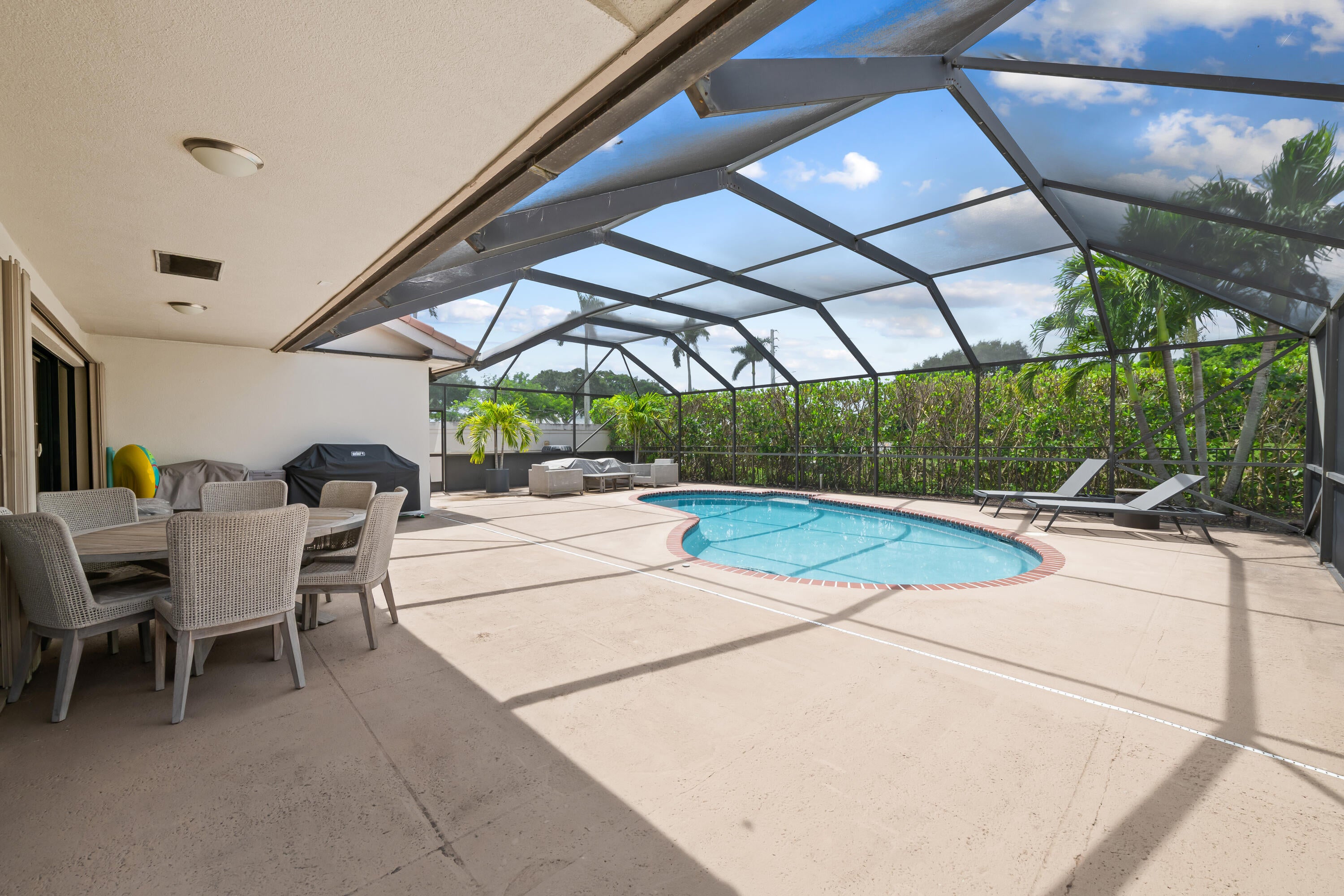2505 Iroquois Circle