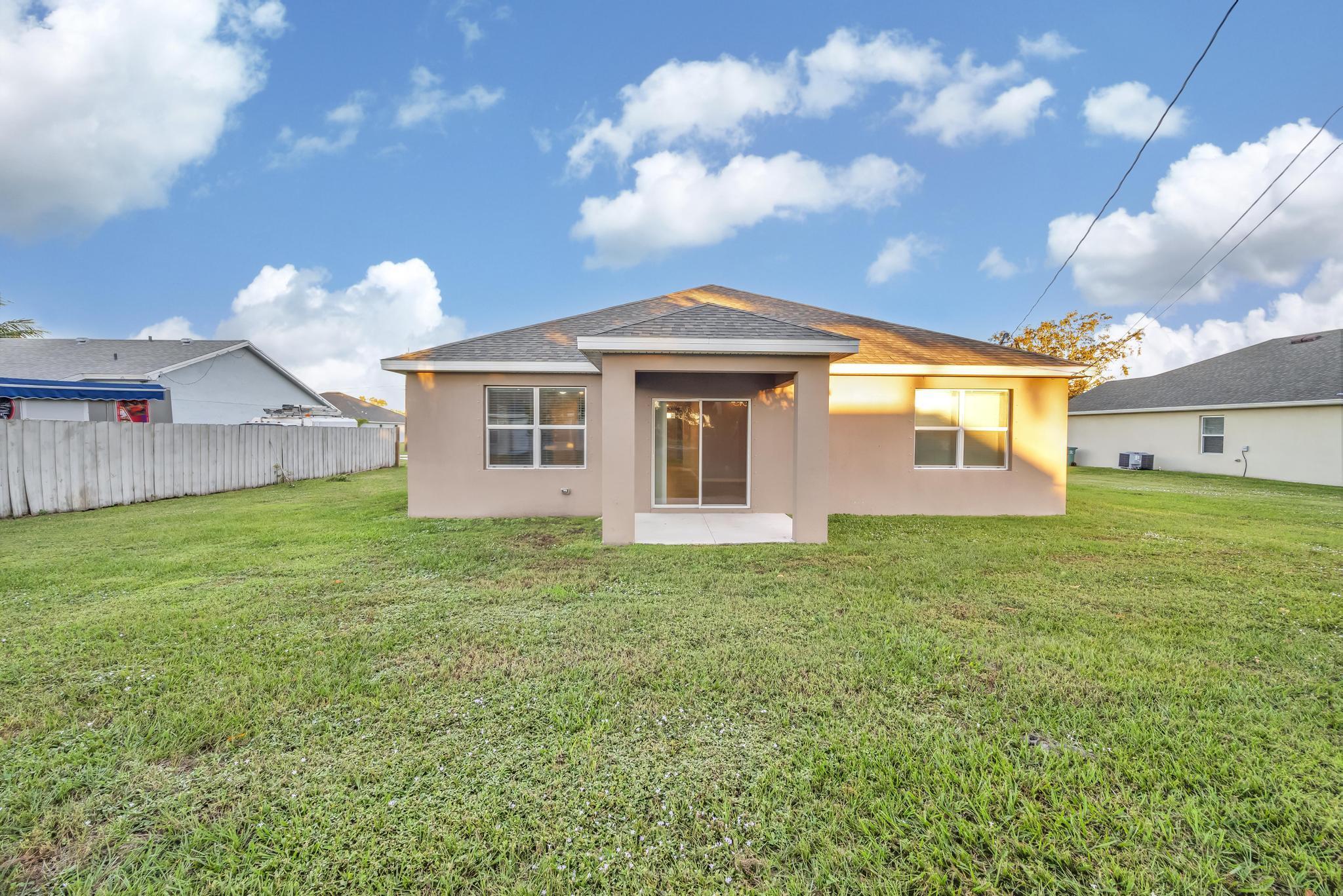 PORT ST LUCIE SECTION 40 - Residential Lease