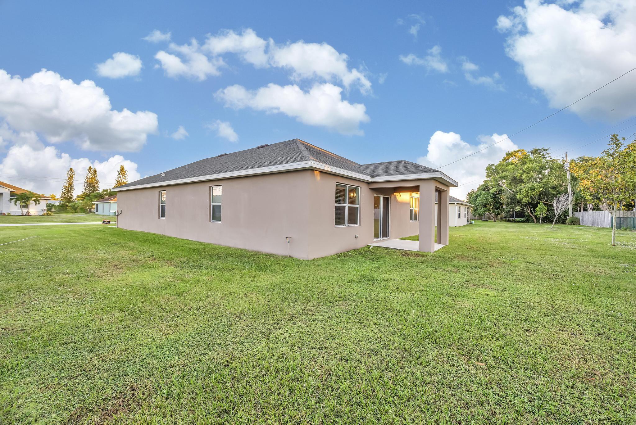 PORT ST LUCIE SECTION 40 - Residential Lease