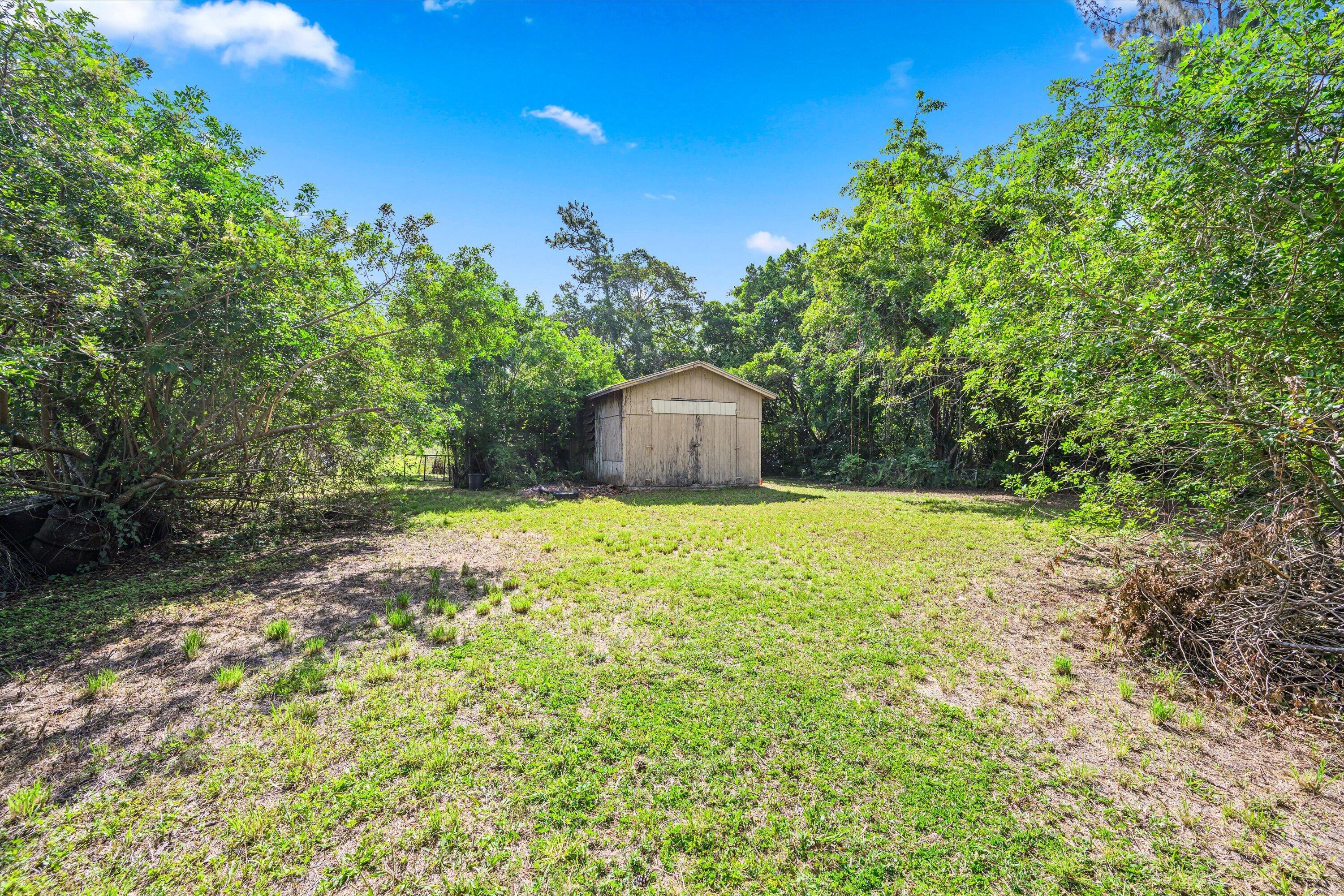 LOXAHATCHEE GROVES - Residential