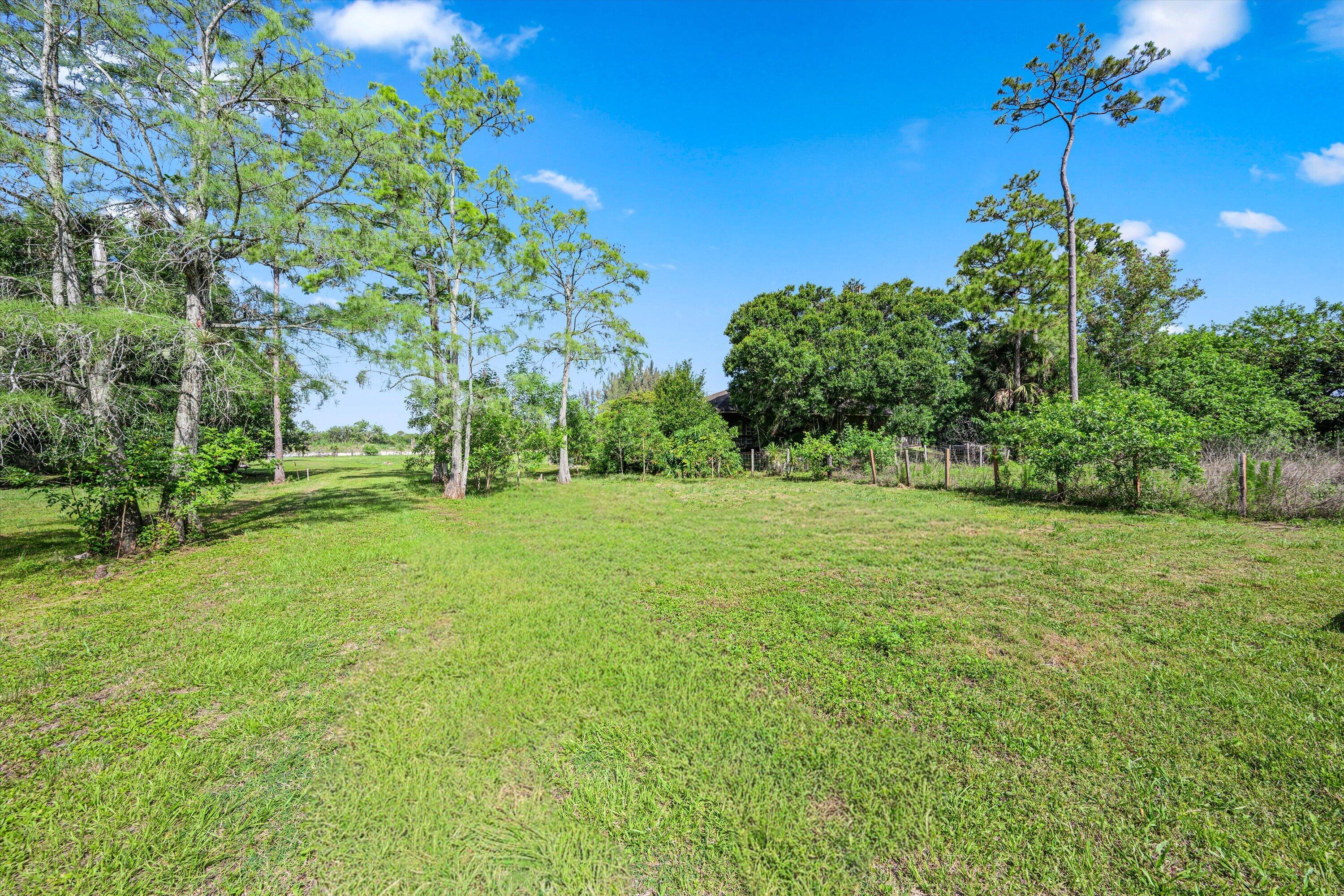 LOXAHATCHEE GROVES - Residential