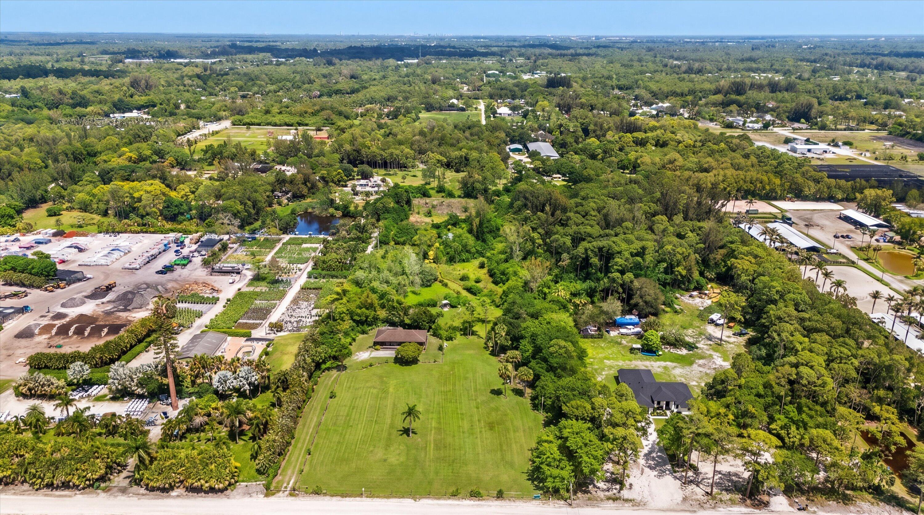 LOXAHATCHEE GROVES - Residential