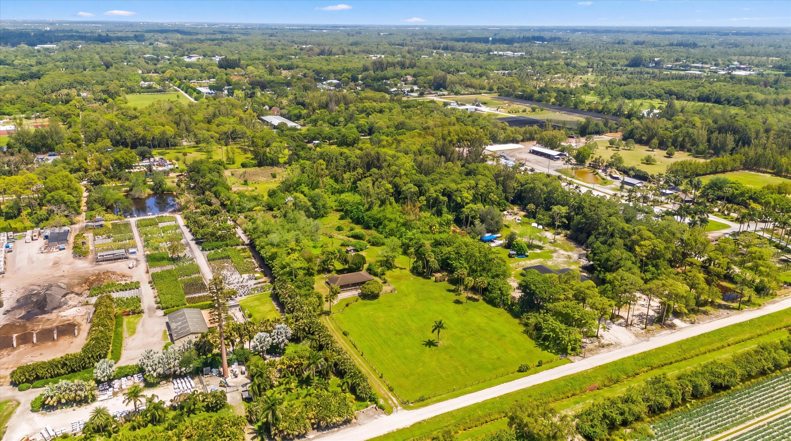 LOXAHATCHEE GROVES - Residential