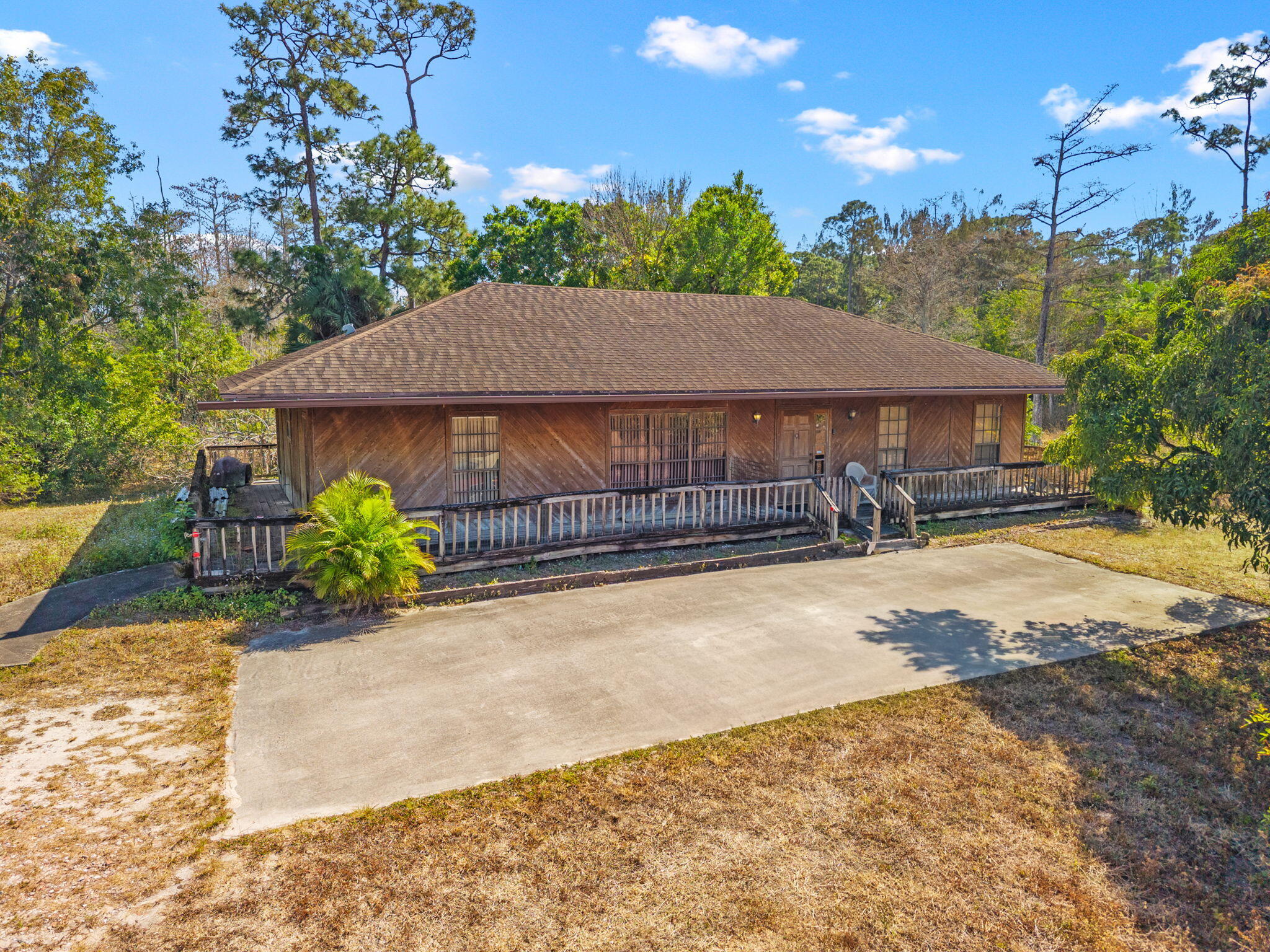 LOXAHATCHEE GROVES - Residential