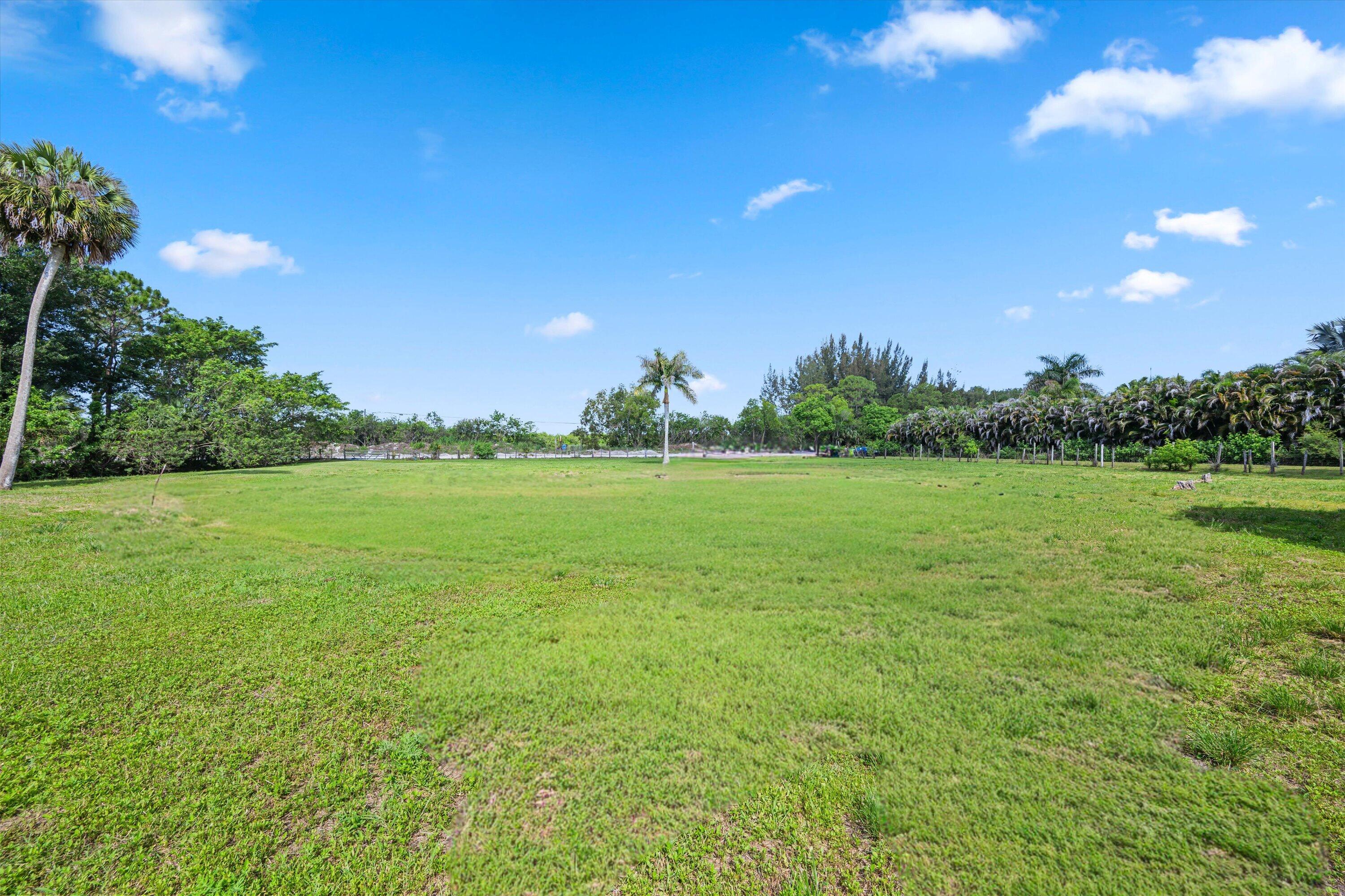LOXAHATCHEE GROVES - Residential