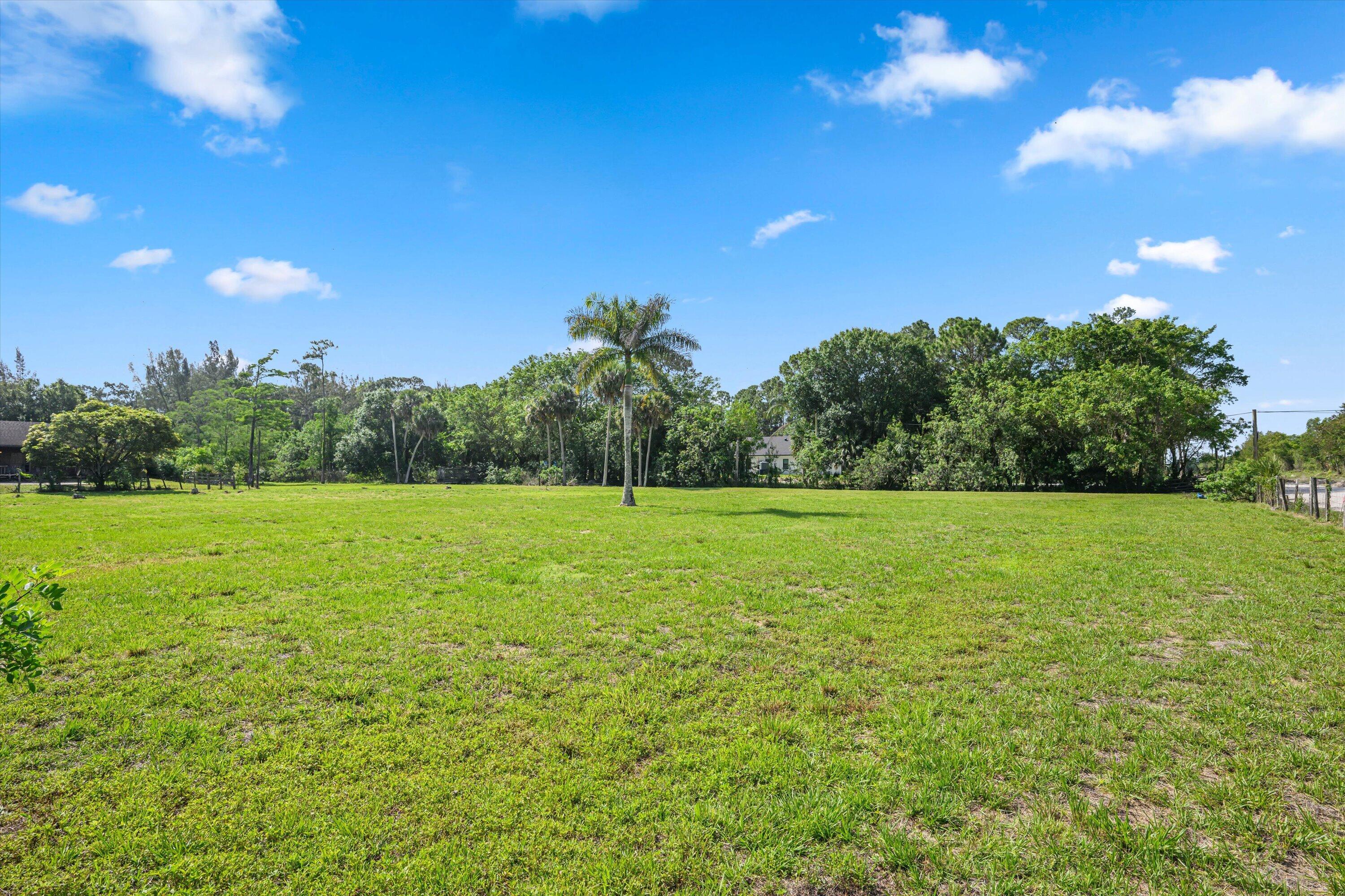 LOXAHATCHEE GROVES - Residential
