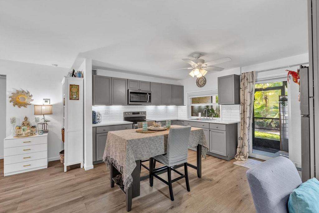 Photo of 5314 NE 6 Avenue #E20, Oakland Park, FL 33334 (MLS # B26027498)