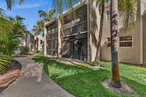 Tiny photo for 5314 NE 6 Avenue #E20, Oakland Park, FL 33334 (MLS # B26027498)