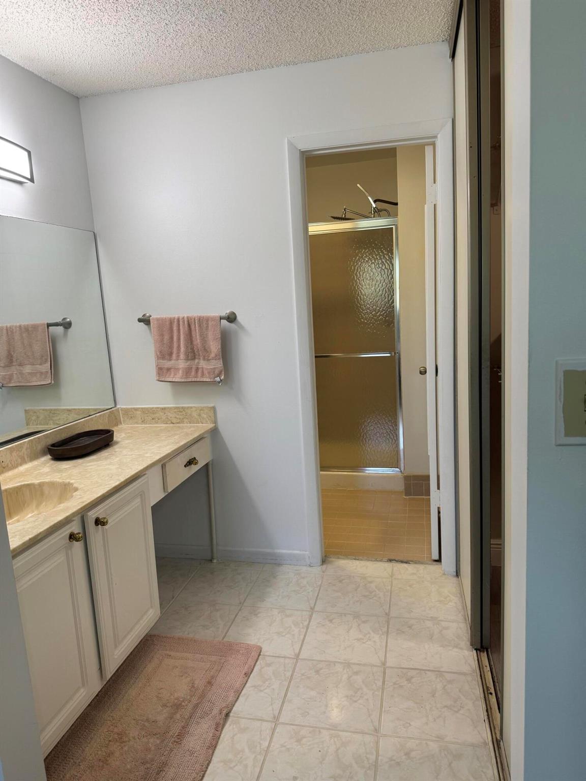 POND APPLE PLACE III COND - Residential