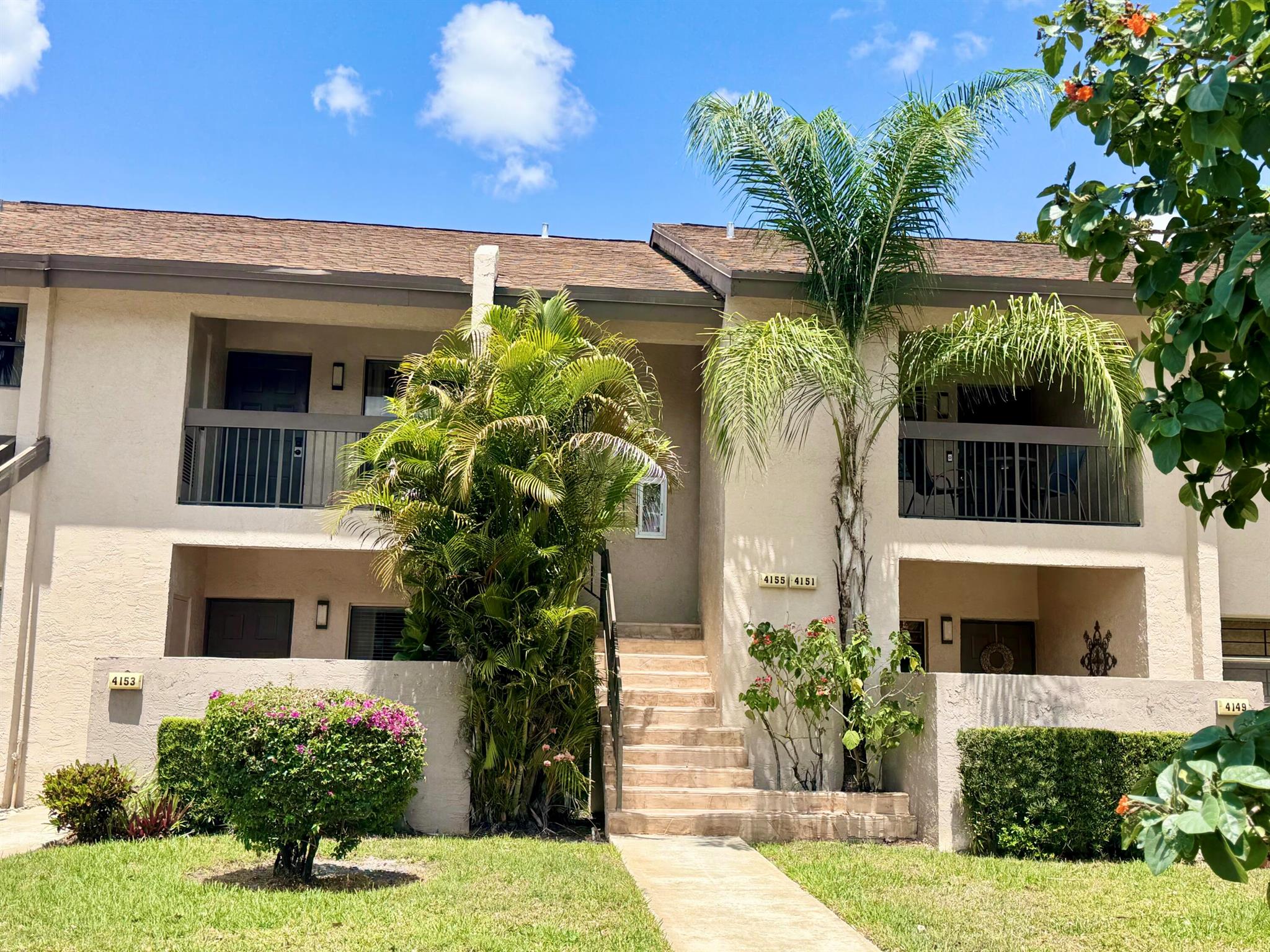 POND APPLE PLACE III COND - Residential