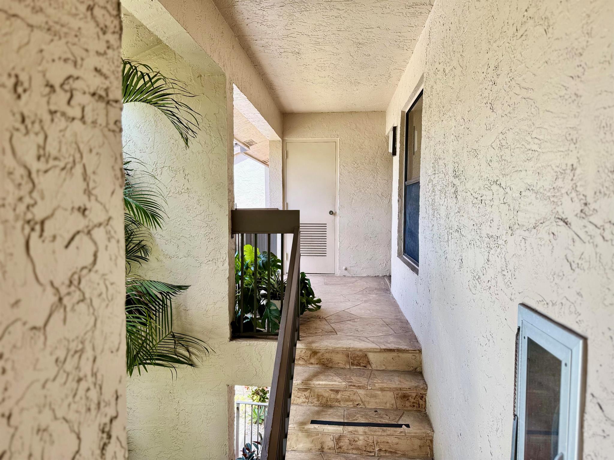 POND APPLE PLACE III COND - Residential