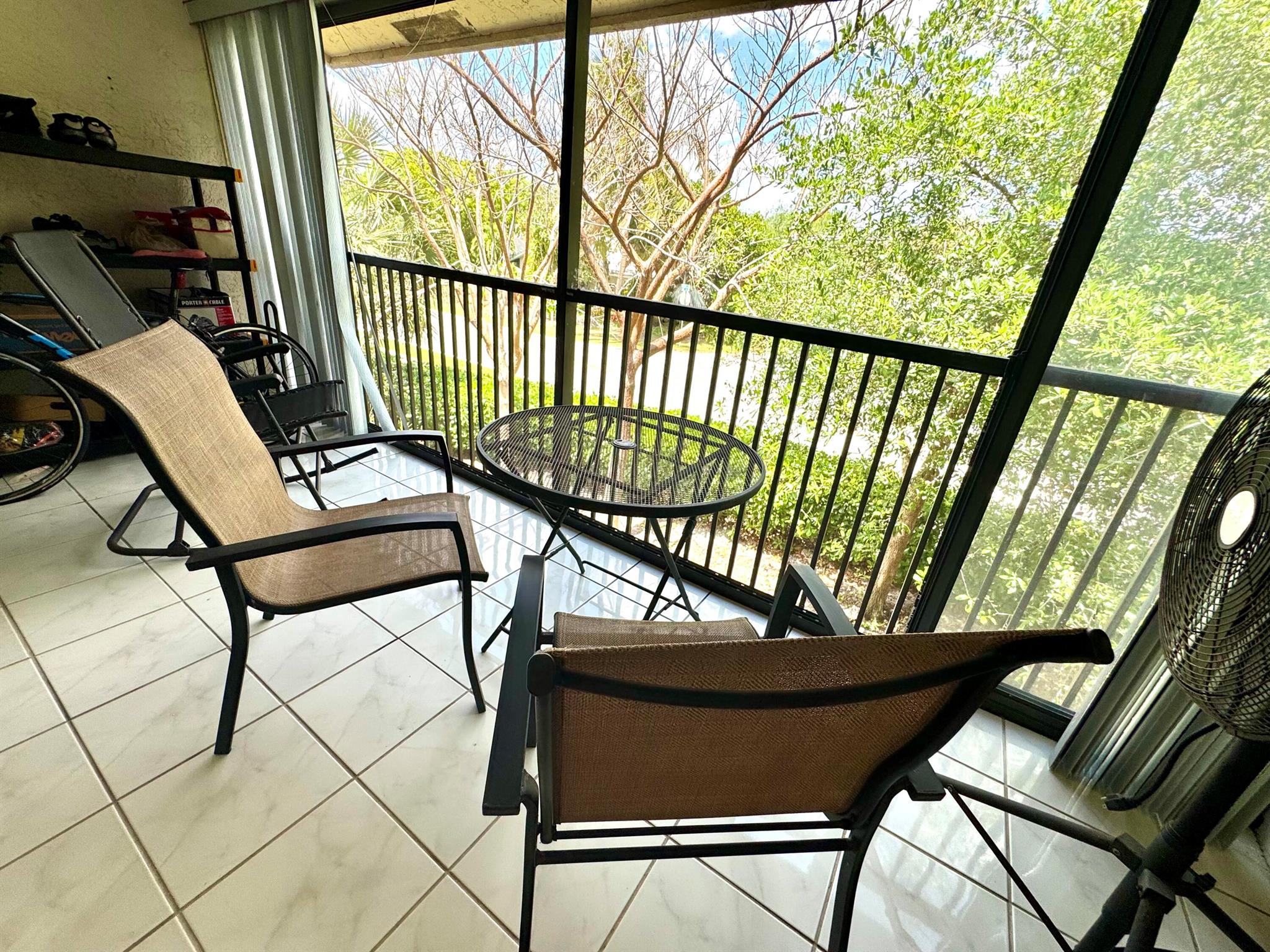 POND APPLE PLACE III COND - Residential