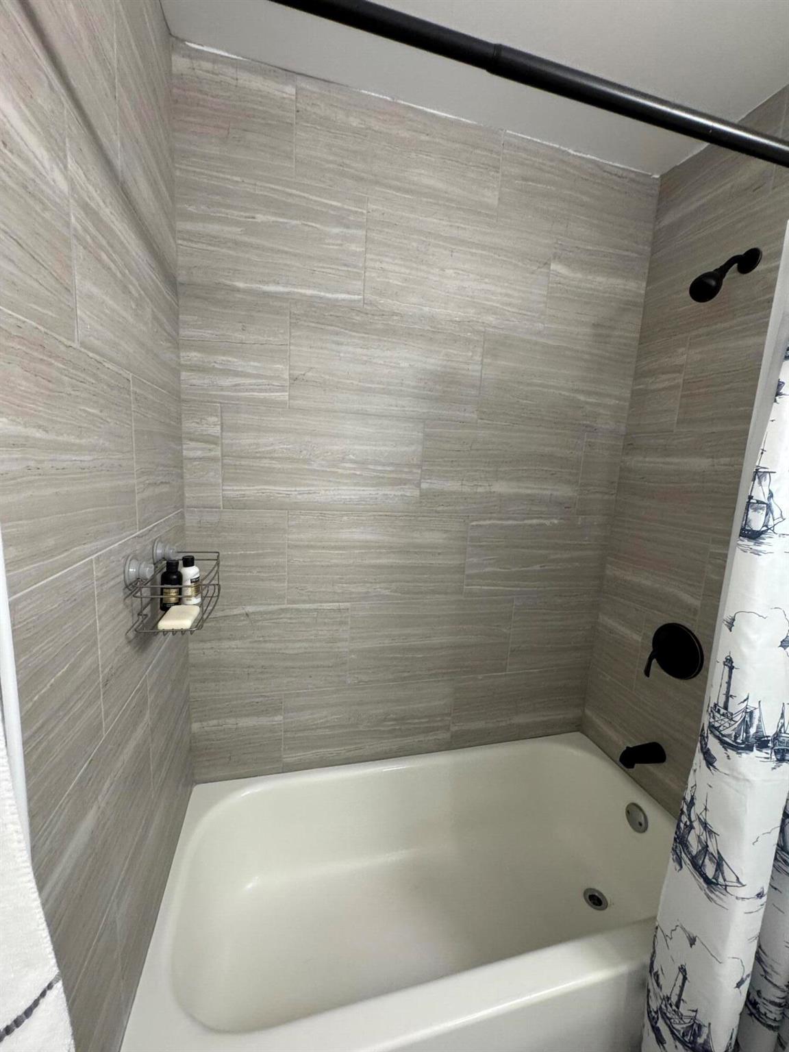 POND APPLE PLACE III COND - Residential