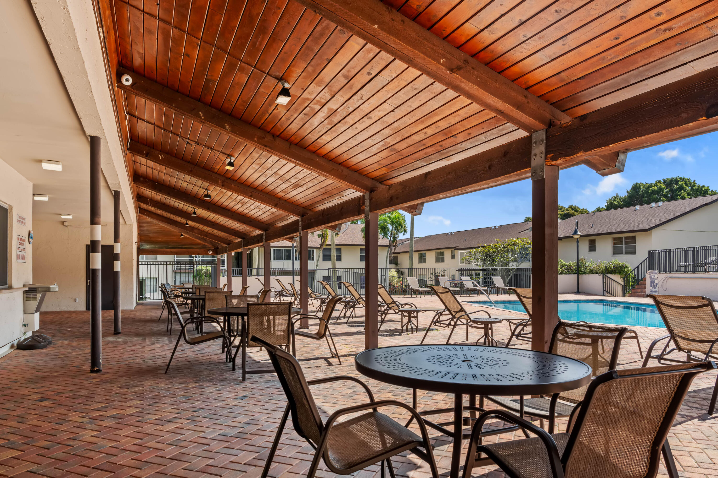 LAURELS AT MARGATE CONDO - Residential