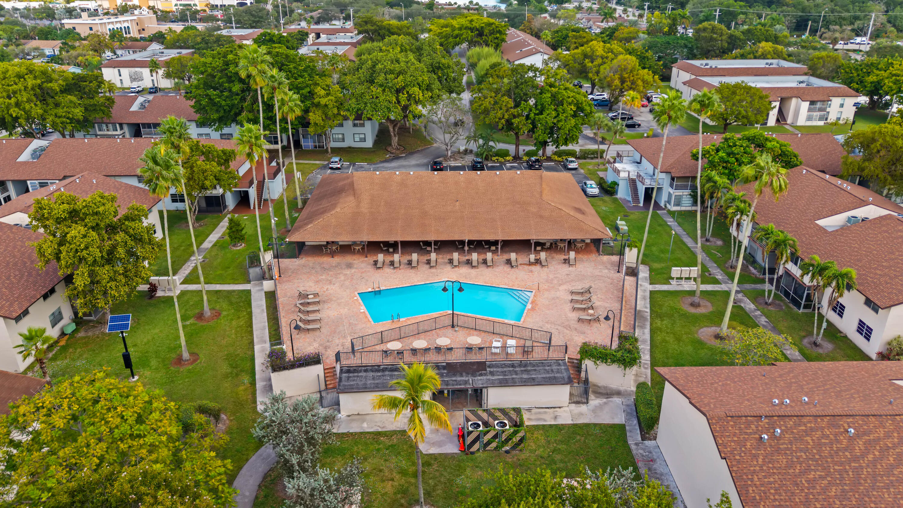 LAURELS AT MARGATE CONDO - Residential