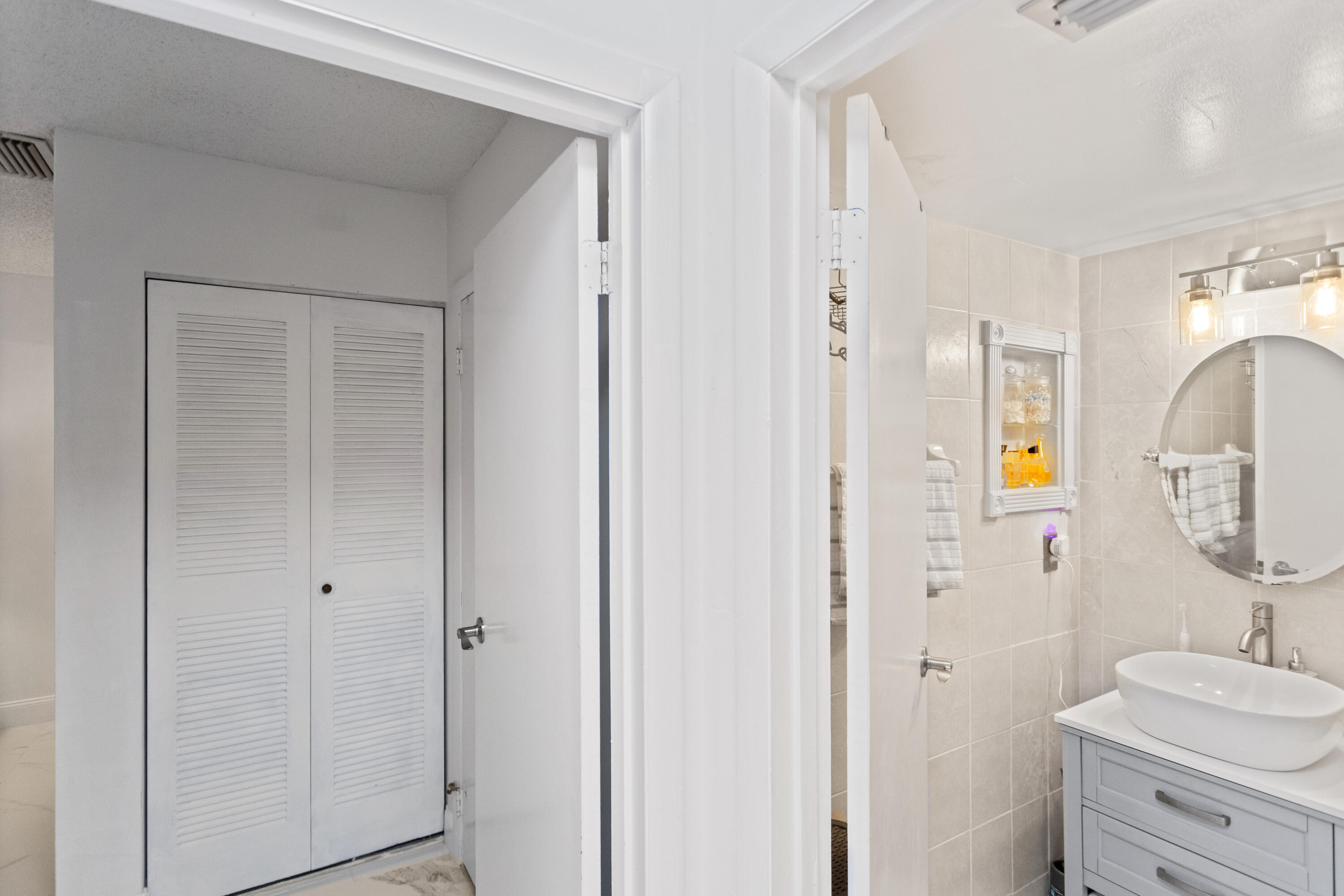 LAURELS AT MARGATE CONDO - Residential