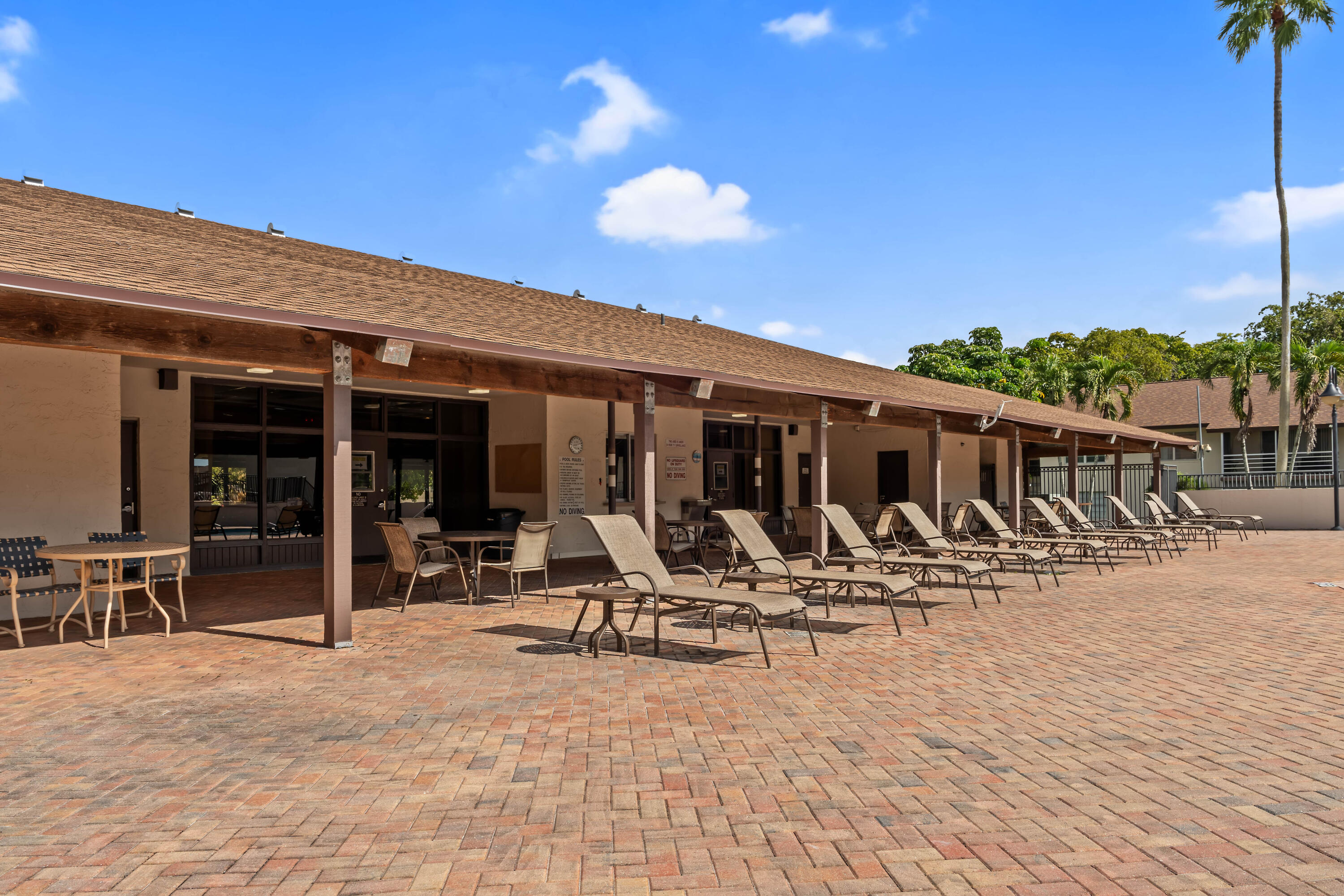 LAURELS AT MARGATE CONDO - Residential