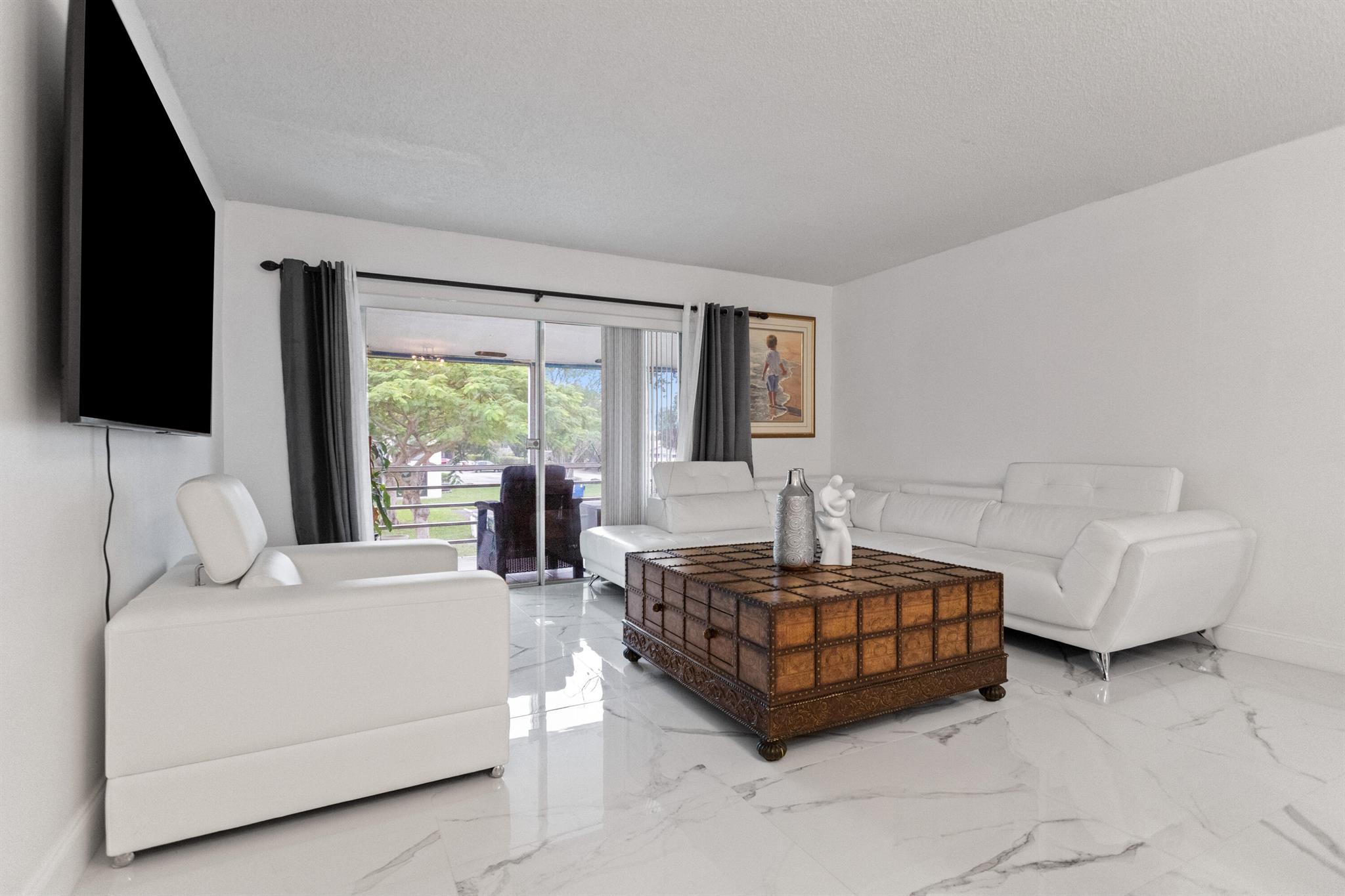 335 W Laurel Drive 8m