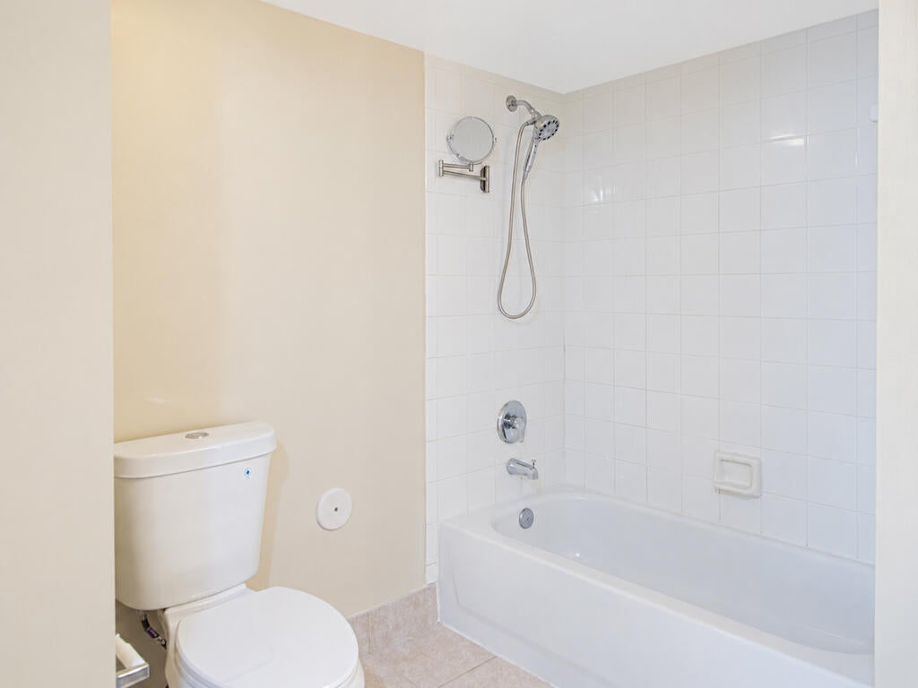 100 CRESTWOOD Court N 109