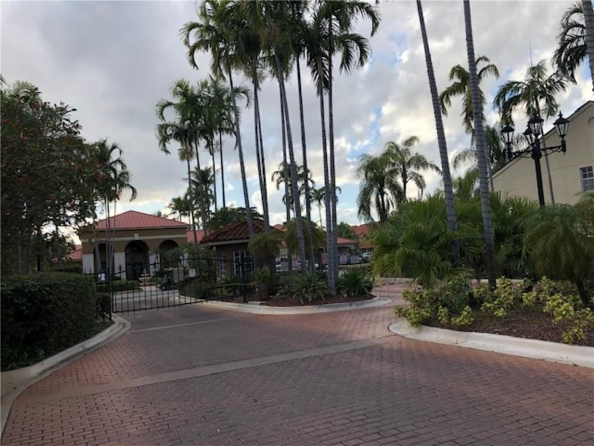 La Hacienda Country Club - Residential Lease