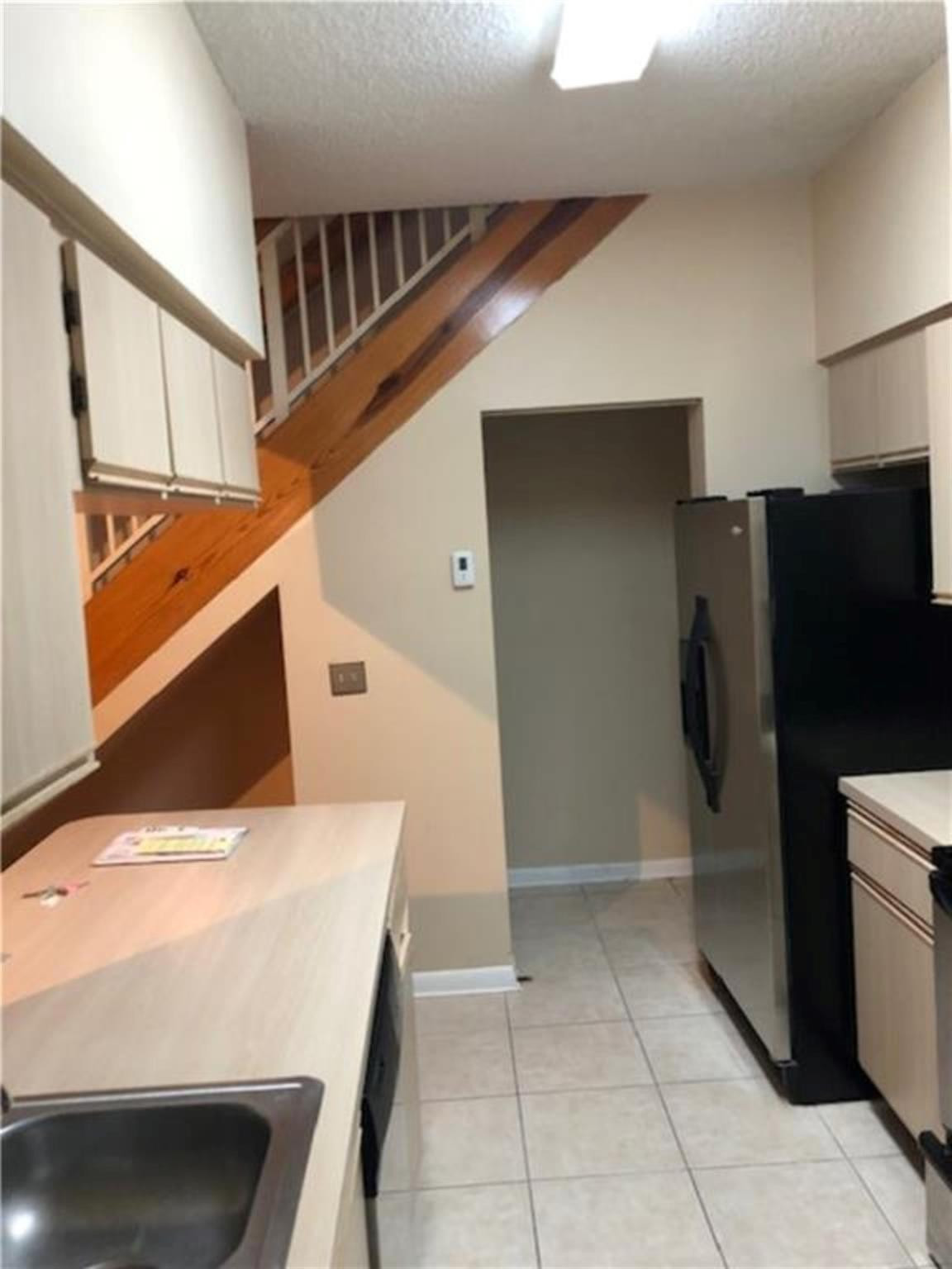 La Hacienda Country Club - Residential Lease