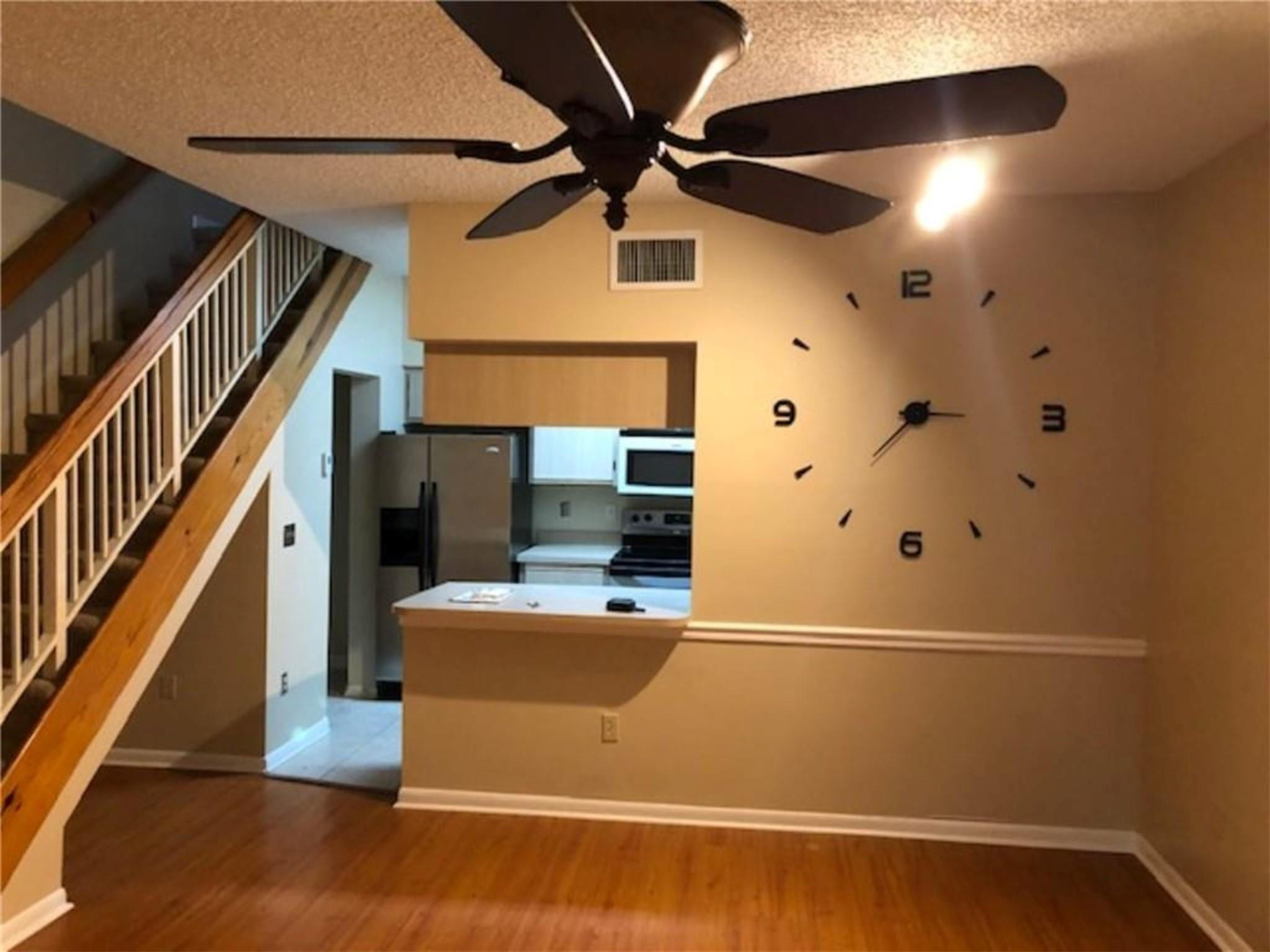 La Hacienda Country Club - Residential Lease