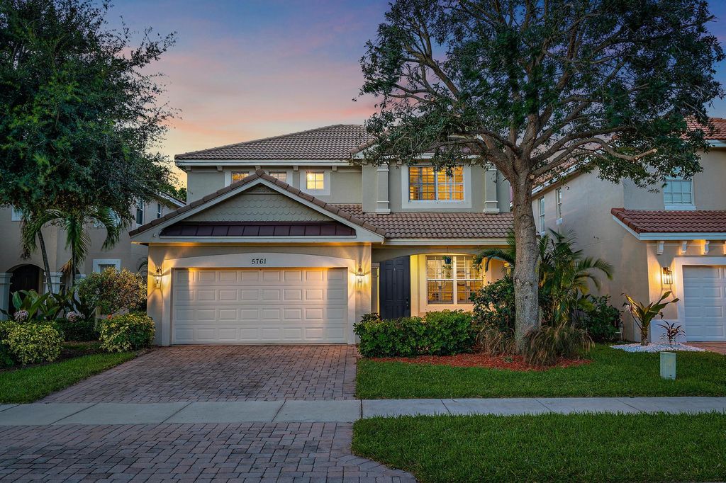 Photo of 5761 SE Crooked Oak Avenue, Hobe Sound, FL 33455 (MLS # R11007152)