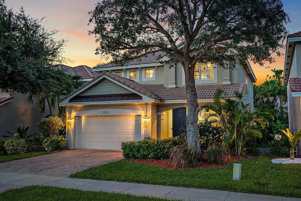 Photo of 5761 SE Crooked Oak Avenue, Hobe Sound, FL 33455 (MLS # R11007152)