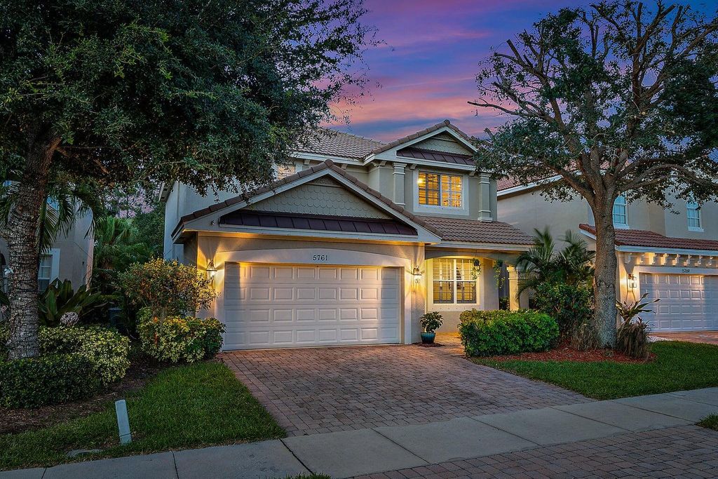 Photo of 5761 SE Crooked Oak Avenue, Hobe Sound, FL 33455 (MLS # R11007152)