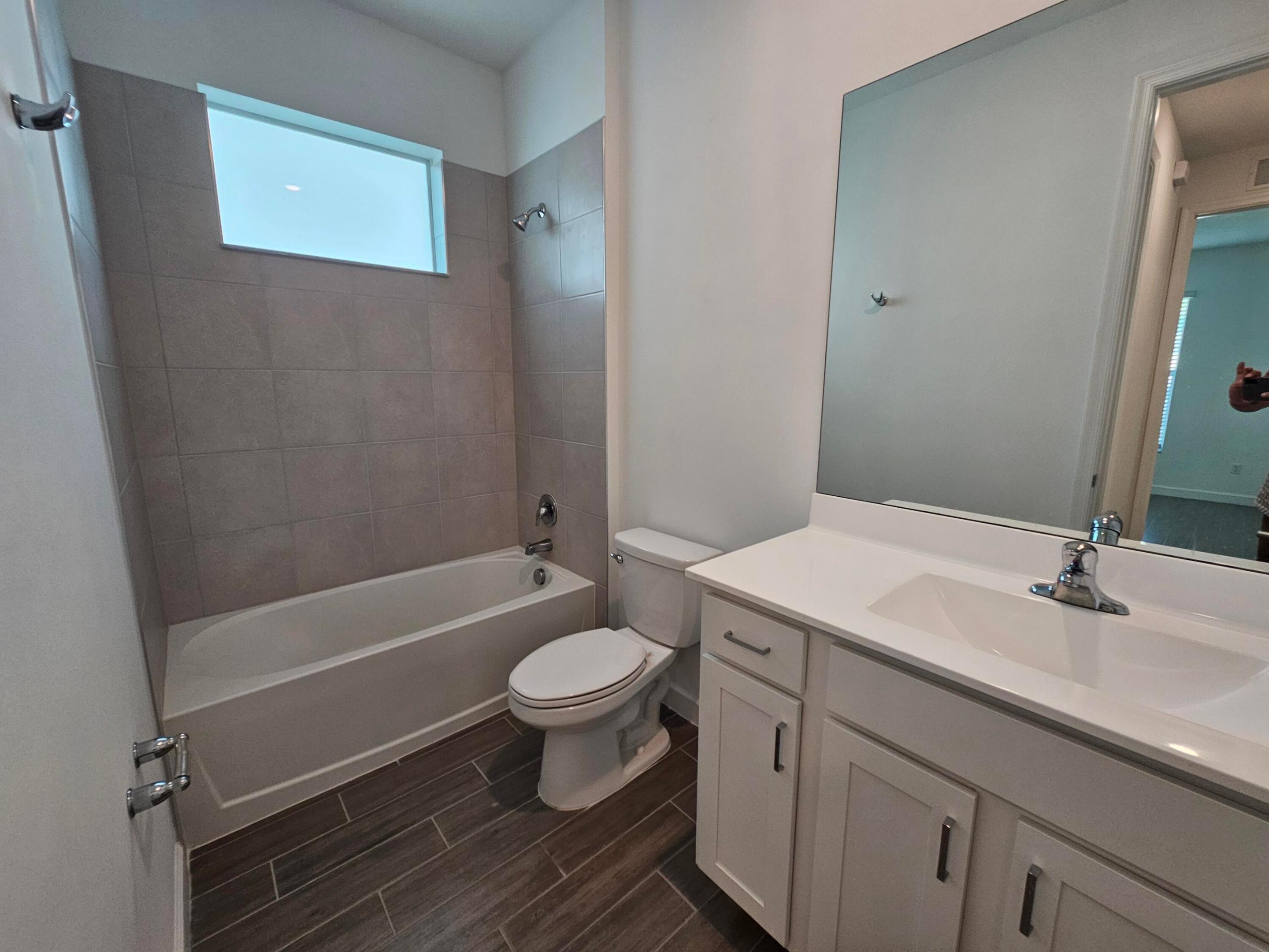 AVALON TRAILS AT VILLAGES OF ORIOLE PUD - Residential Lease
