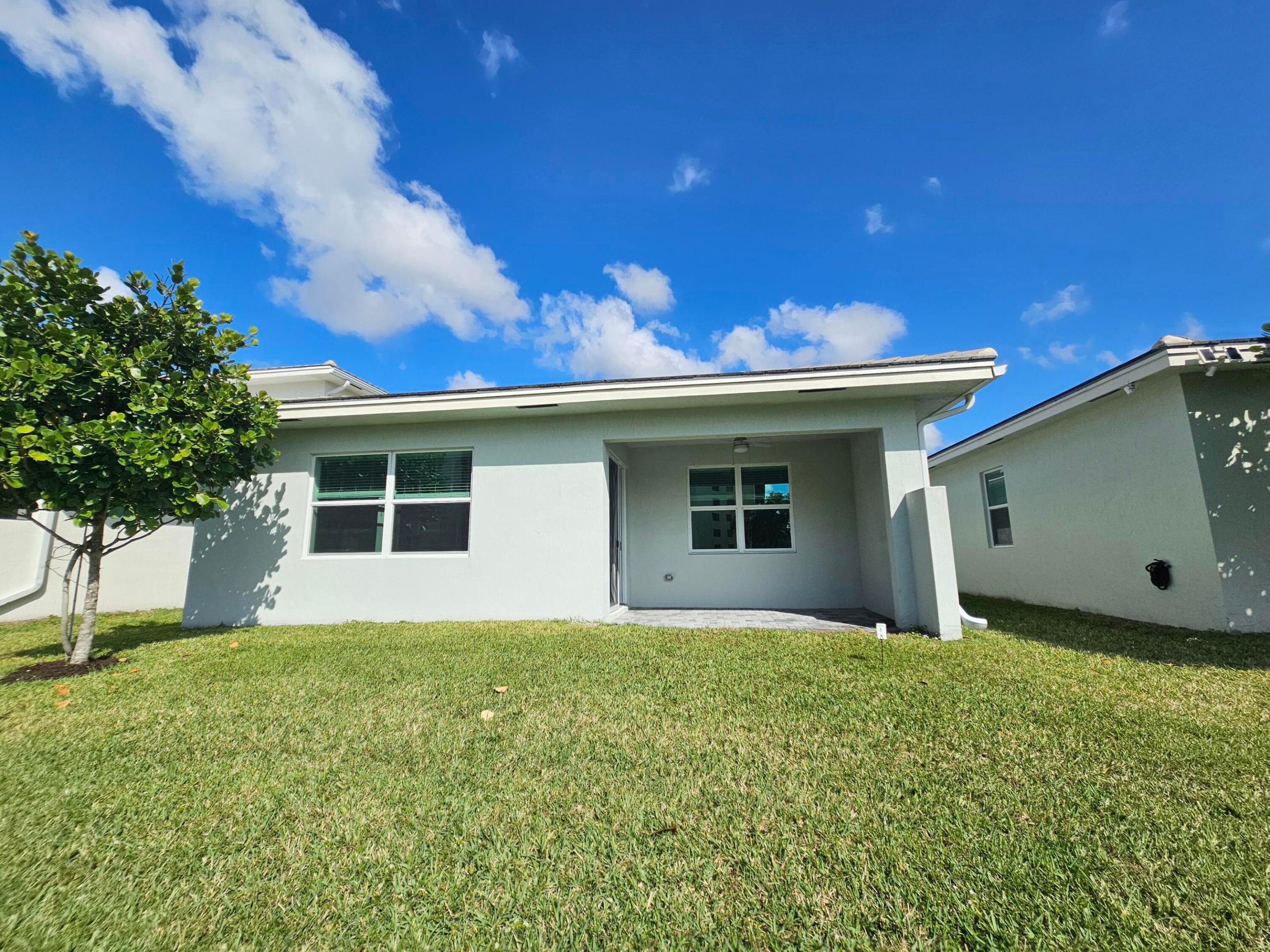 AVALON TRAILS AT VILLAGES OF ORIOLE PUD - Residential Lease