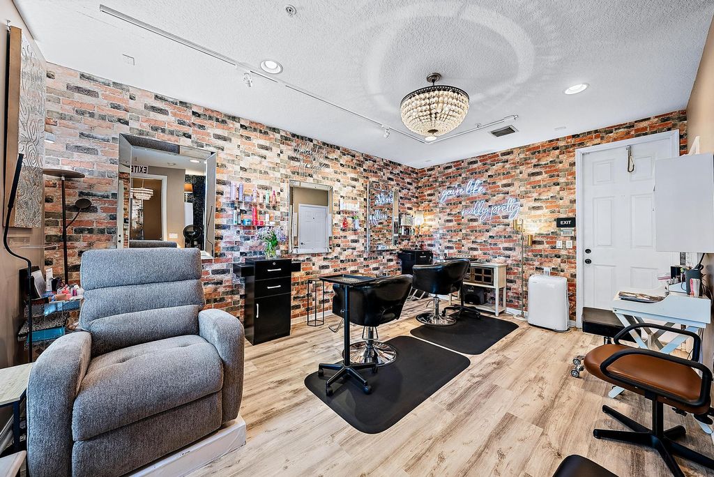 Photo of 4277 E Main Street, Jupiter, FL 33458 (MLS # R10960165)