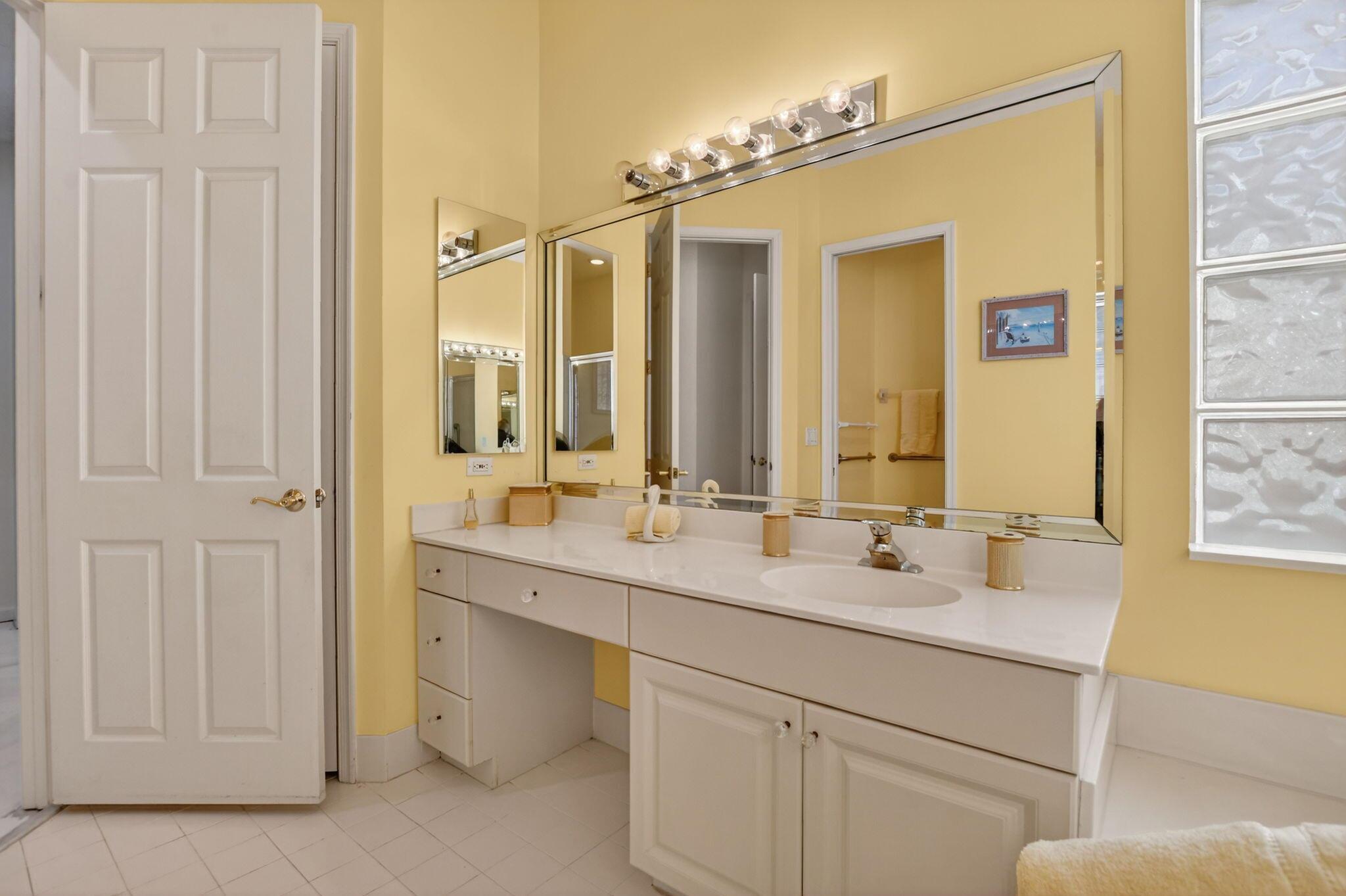 ABERDEEN/ OXFORD PLACE - Residential