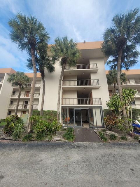Tiny photo for 5917 Via Vermilya #206, Lake Worth, FL 33462 (MLS # B26012422)