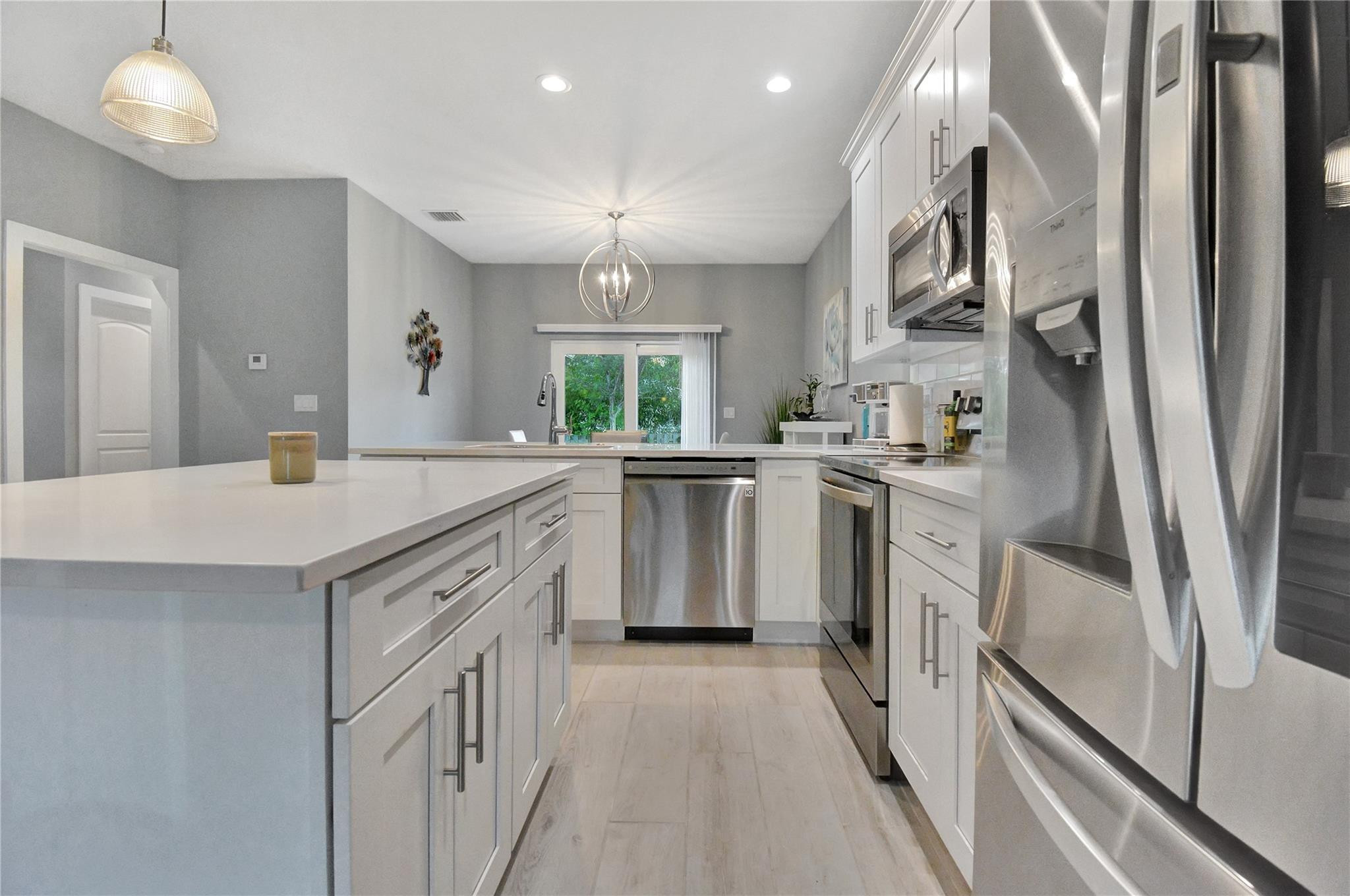 4796 SE Horizon Avenue