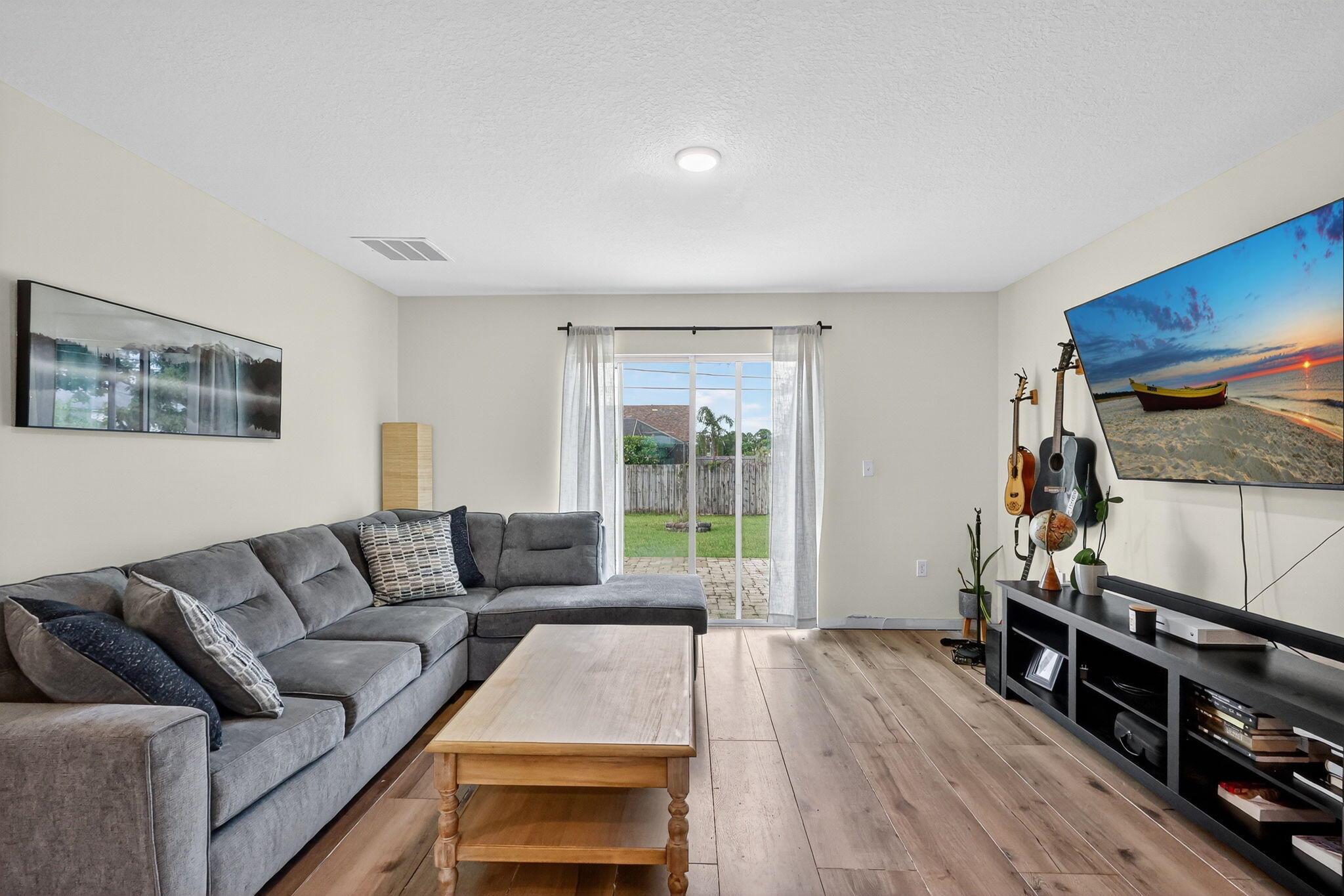 PORT ST LUCIE SECTION 13 - Residential