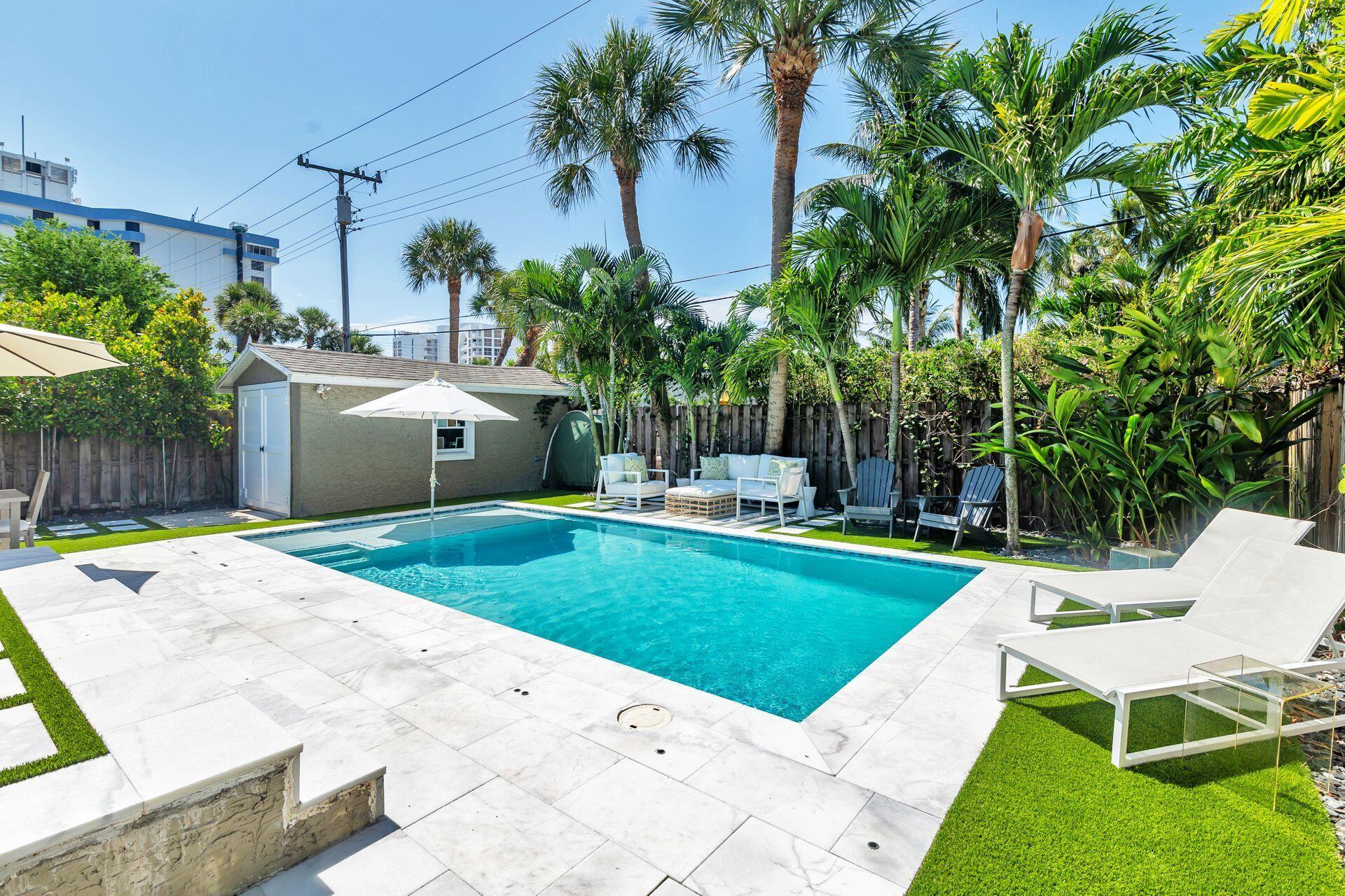 216 Lakeland Drive