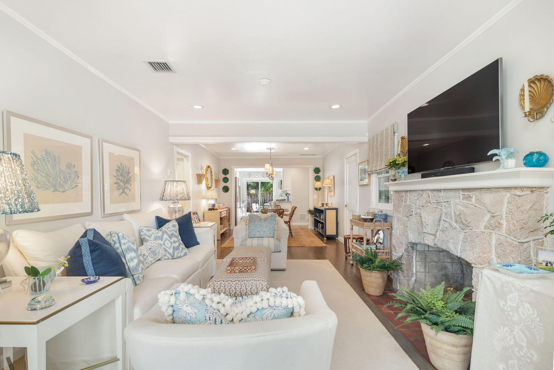 216 Lakeland Drive