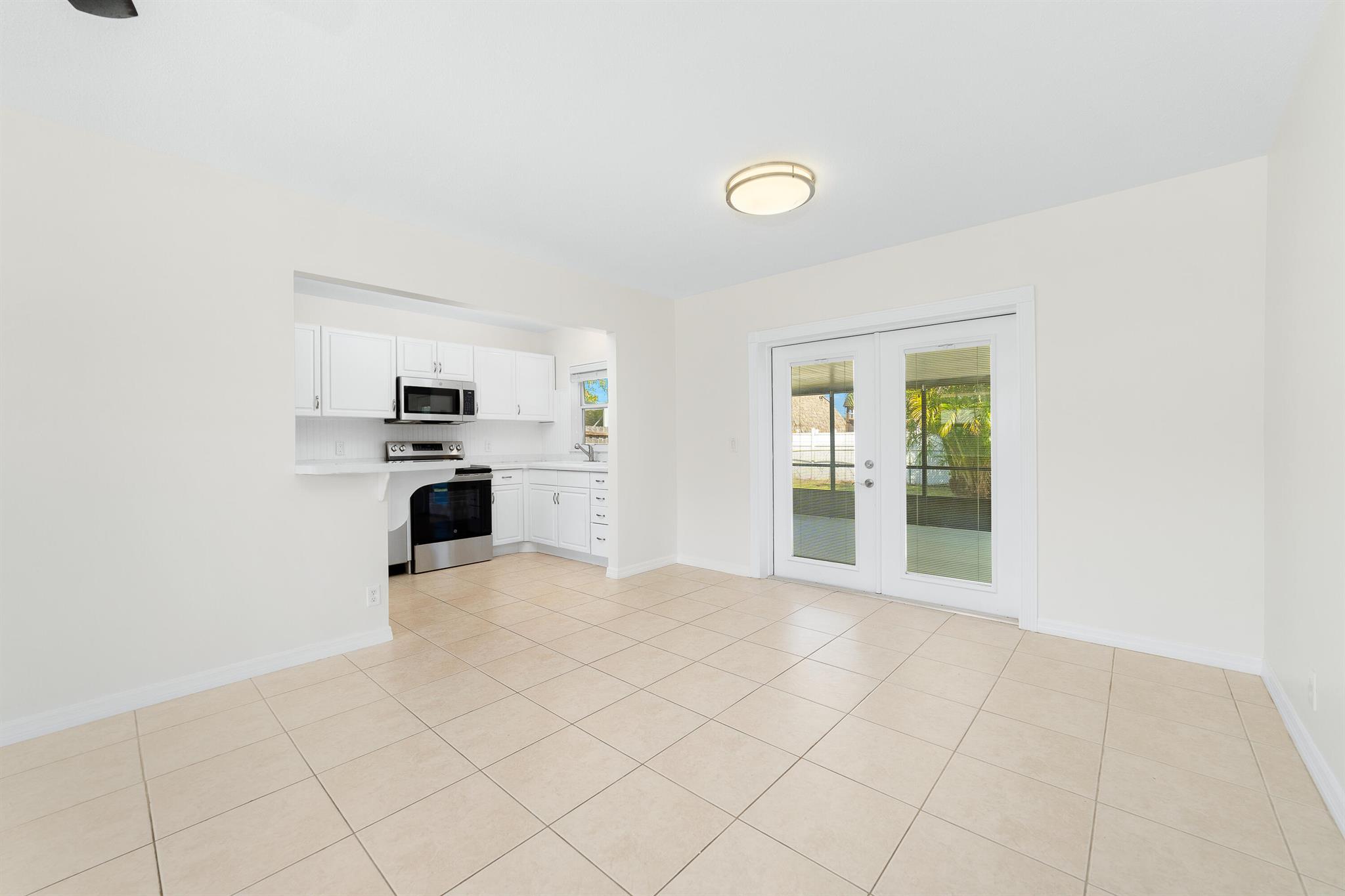 3773 Bahama Road
