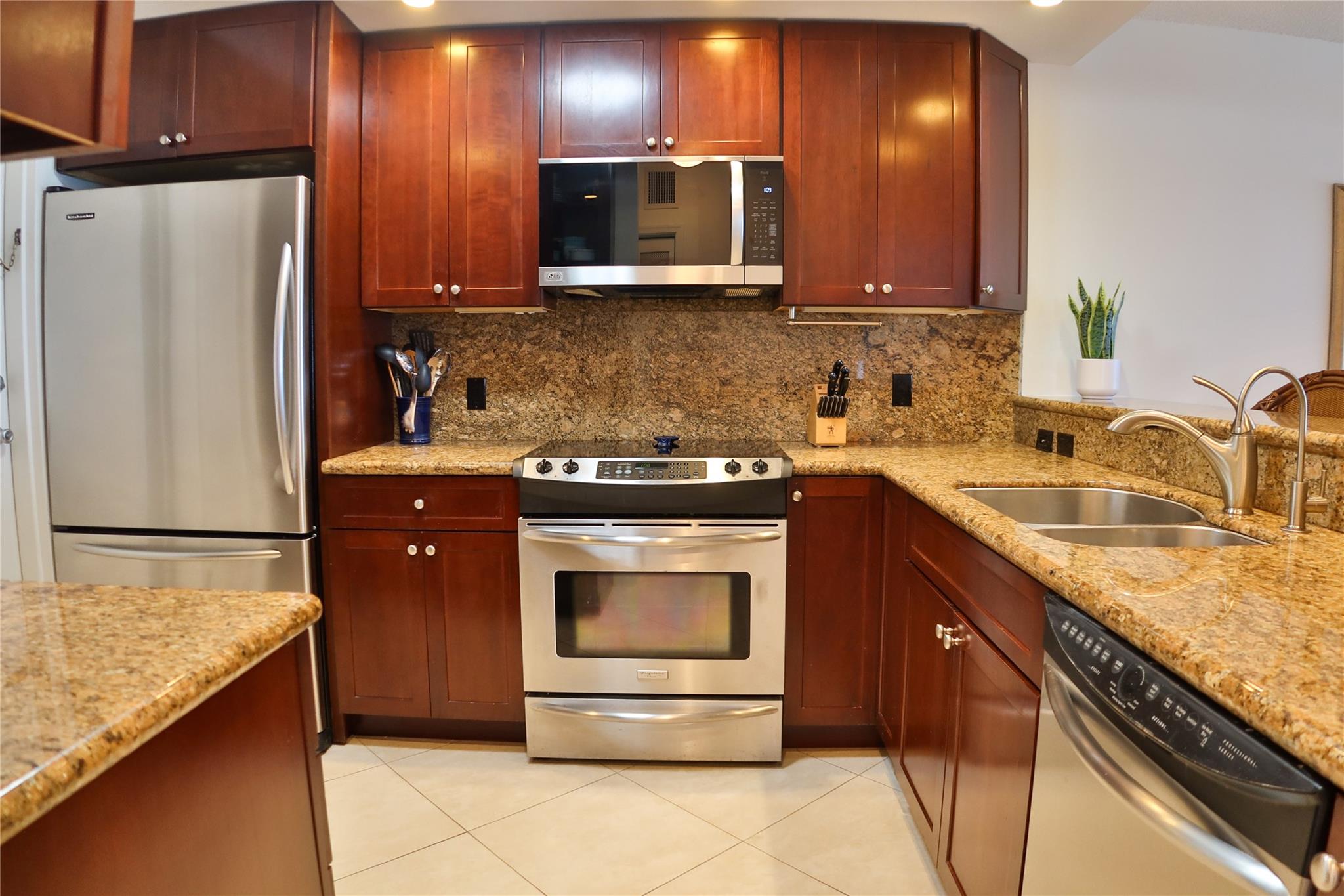 Leisure Towers Condo - Residential Lease