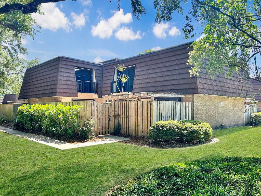 Photo of 405 4th Lane, Palm Beach Gardens, FL 33418 (MLS # R11091391)