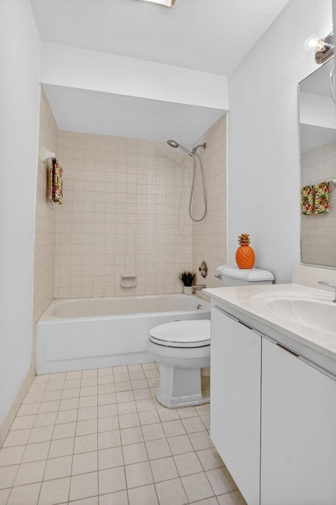 Tiny photo for 661 Hollows Circle, Deerfield Beach, FL 33442 (MLS # F10546100)