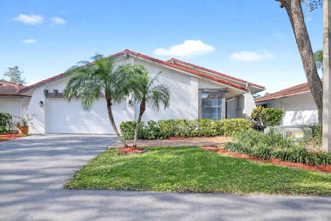 Tiny photo for 661 Hollows Circle, Deerfield Beach, FL 33442 (MLS # F10546100)
