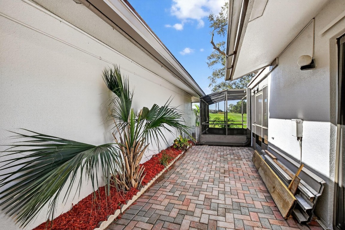 THE HOLLOWS - Residential