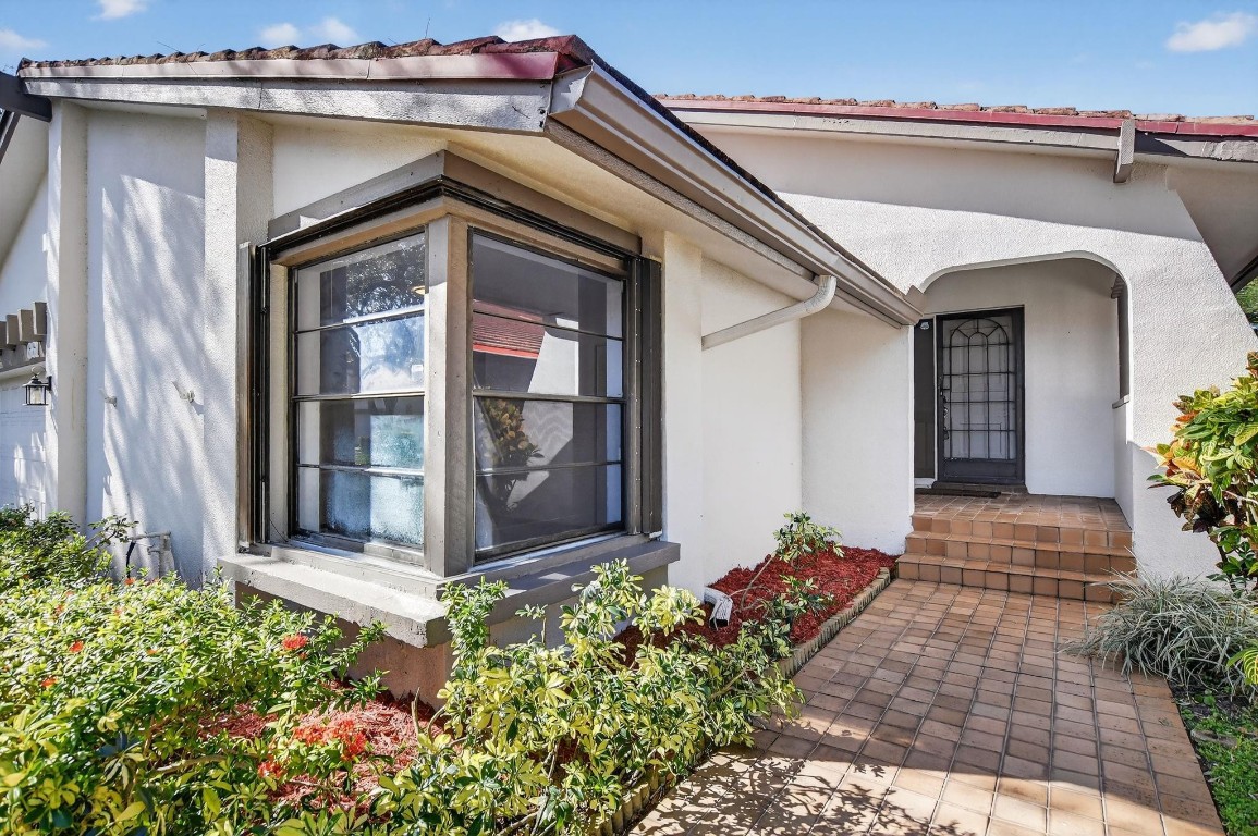 THE HOLLOWS - Residential