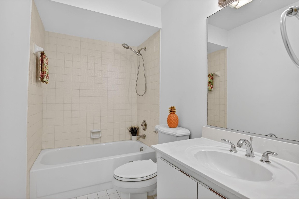 THE HOLLOWS - Residential