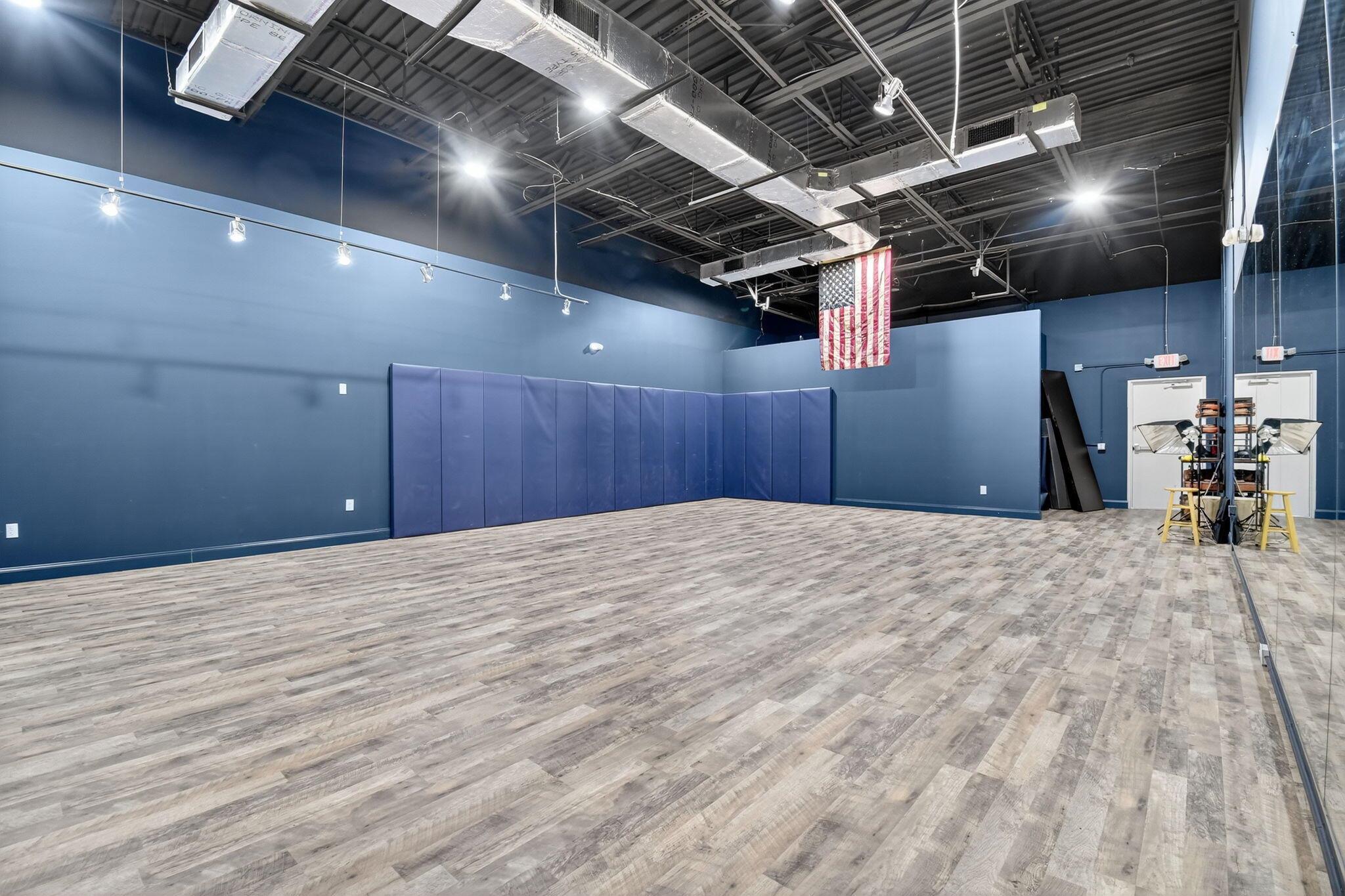 MARINA MILE BUSINESS PARK - Commercial Sale