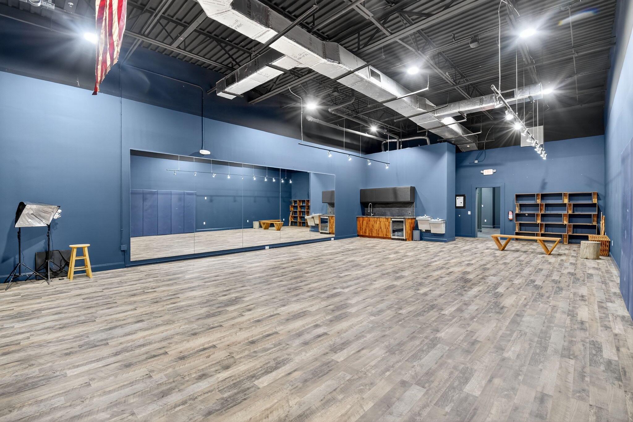 MARINA MILE BUSINESS PARK - Commercial Sale