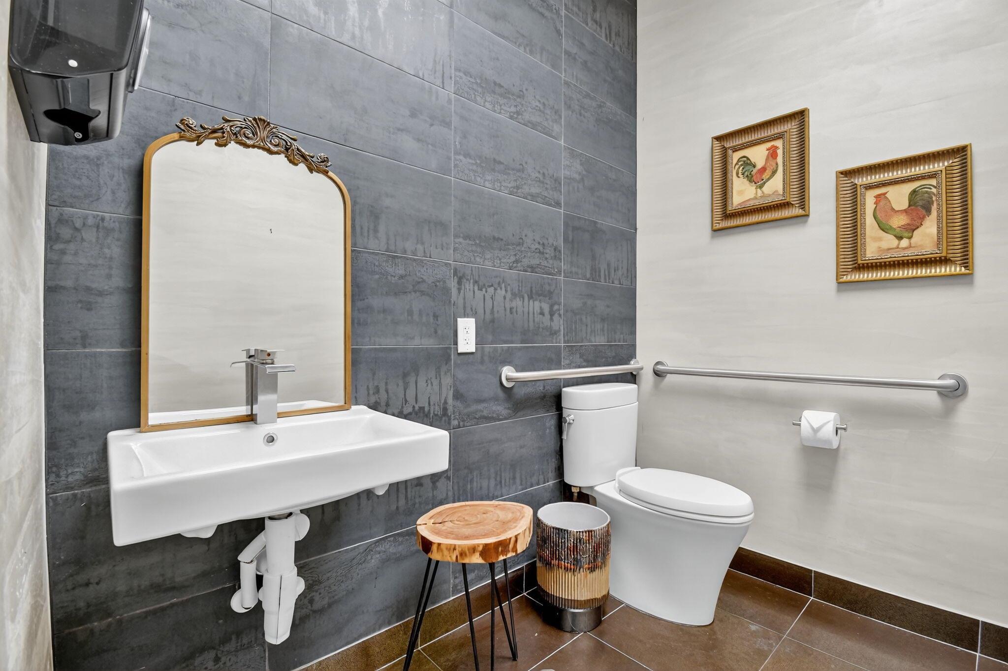 MARINA MILE BUSINESS PARK - Commercial Sale